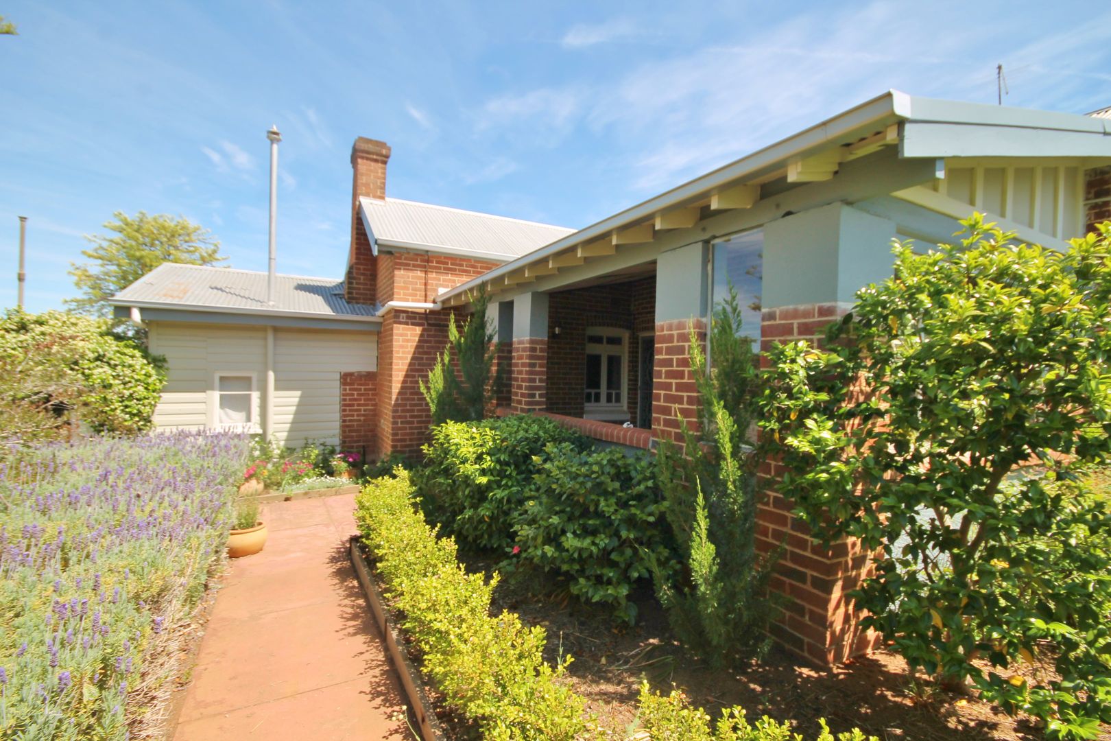 19 Taylor Road, Young NSW 2594, Image 2