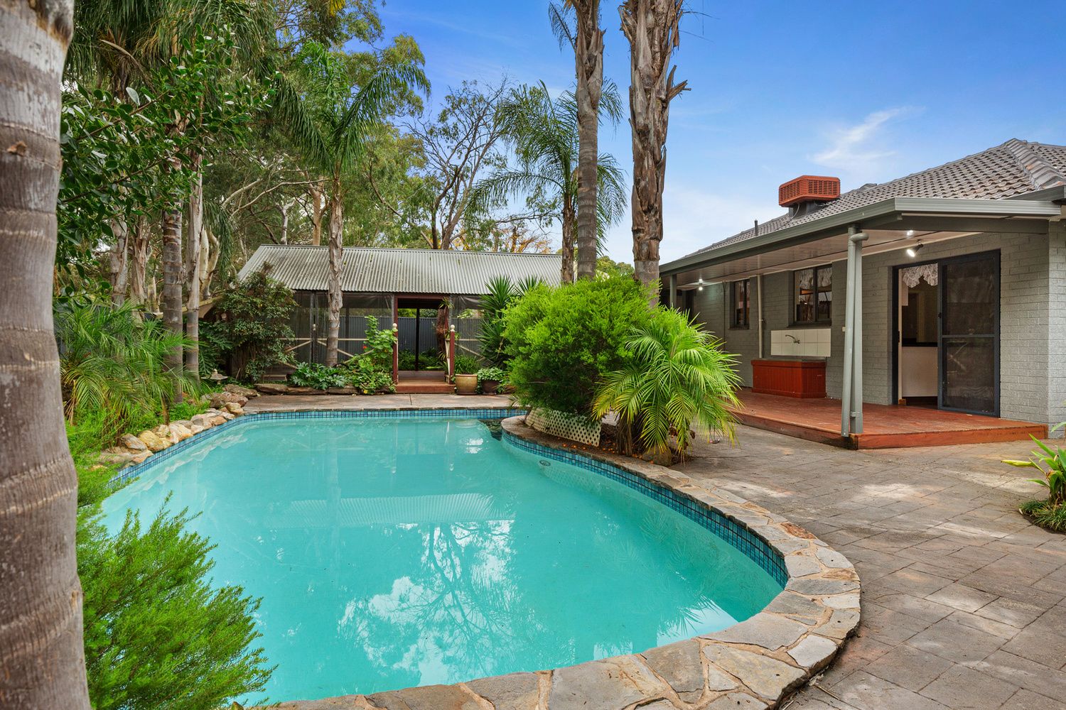 4 bedrooms House in 25 Yeldham Drive MORPHETT VALE SA, 5162
