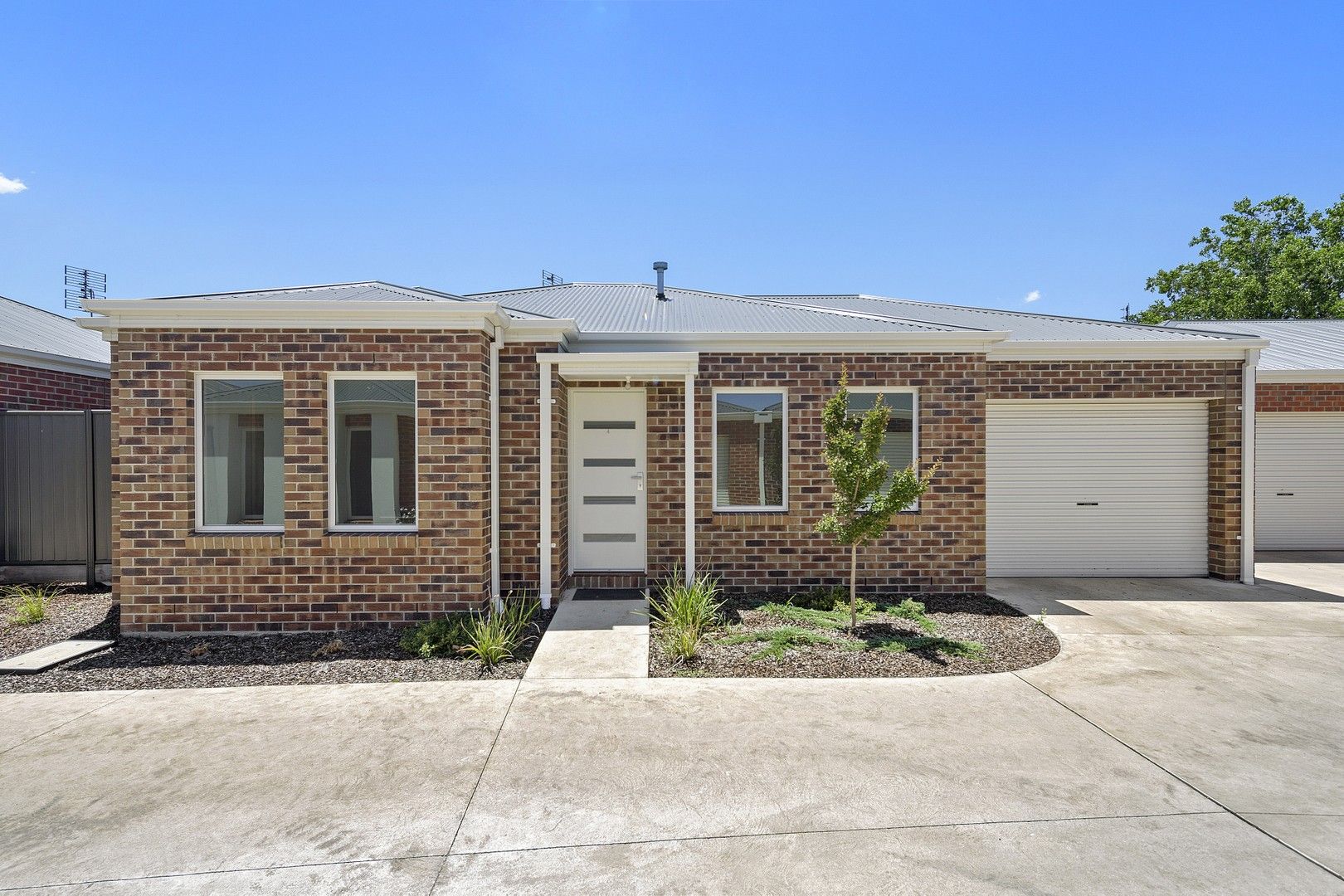 4/10 Wood Street, Soldiers Hill VIC 3350, Image 0