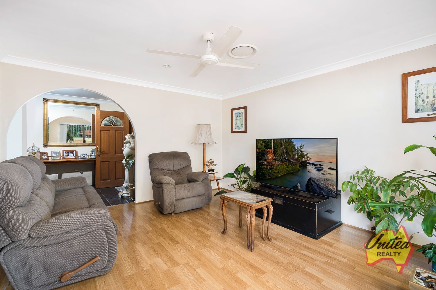 11 Cedar Place, The Oaks NSW 2570, Image 1