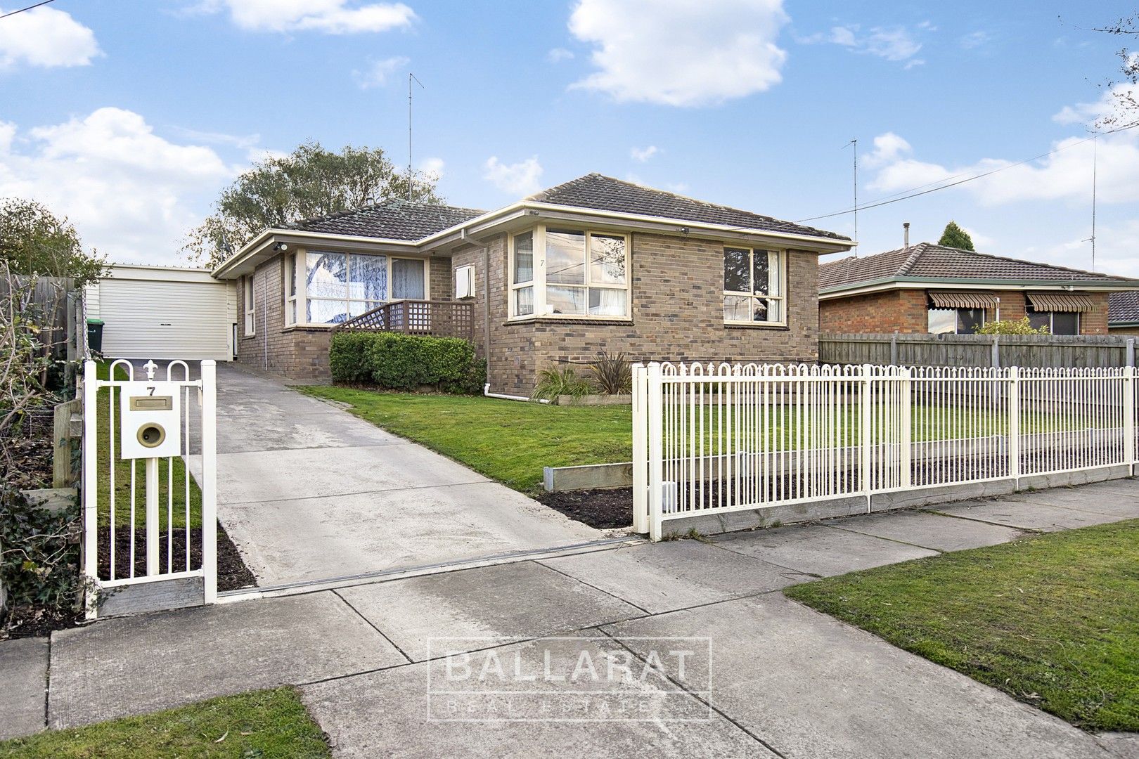 4 bedrooms House in 7 Carpenter  Street WENDOUREE VIC, 3355