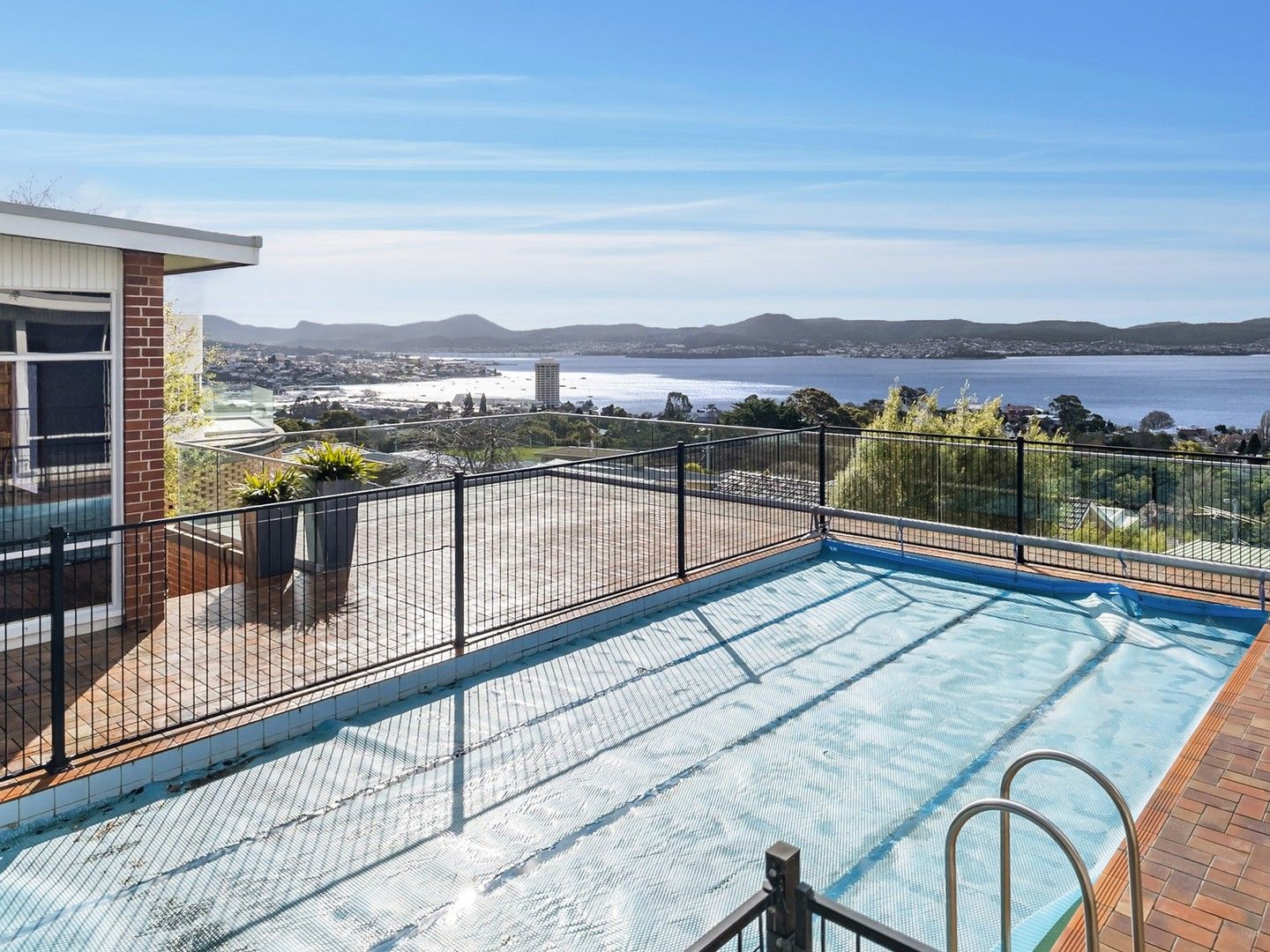 3 bedrooms House in 9 Primrose Place SANDY BAY TAS, 7005