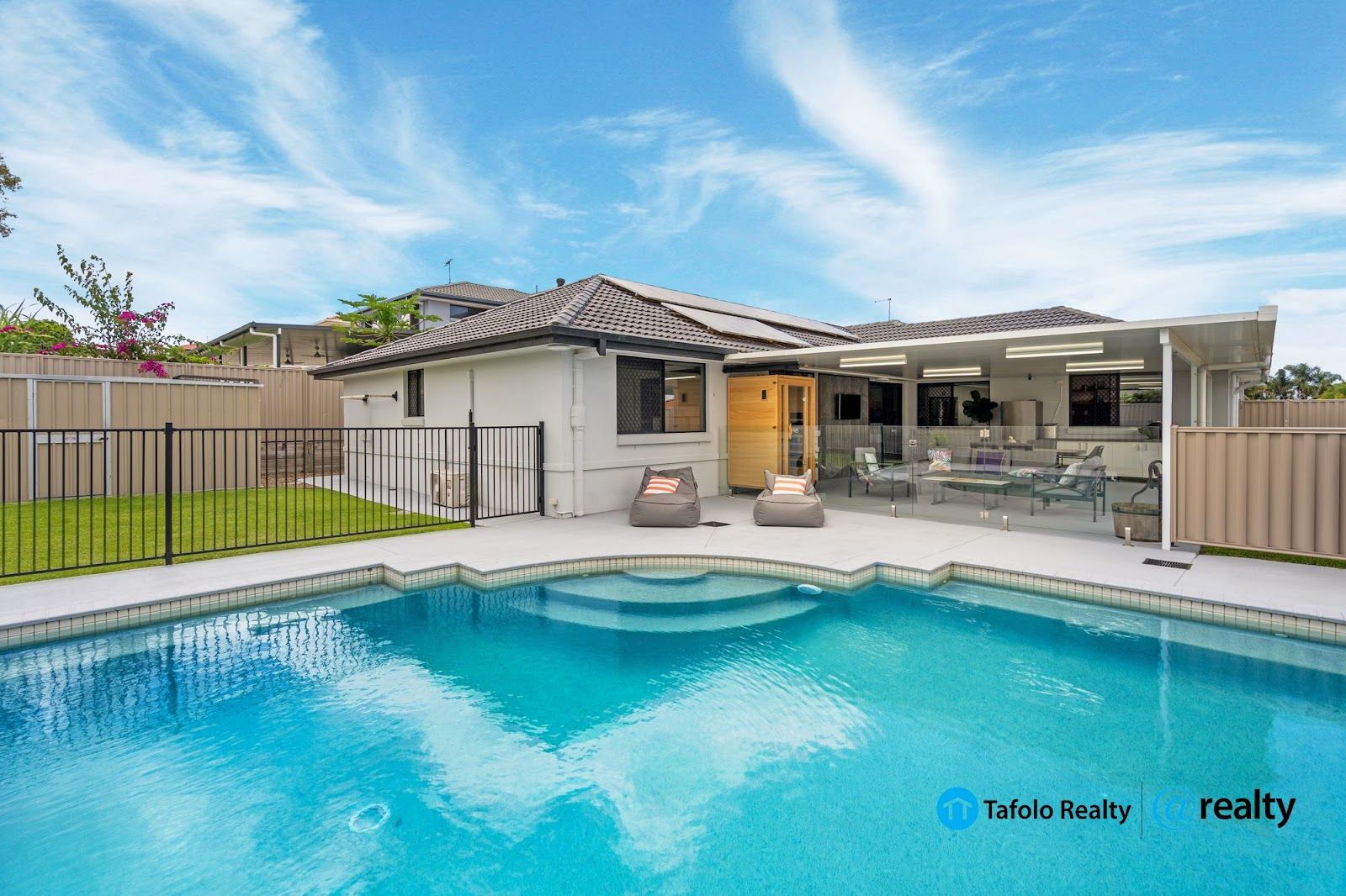 4 bedrooms House in 8 Excelsia Court CAPALABA QLD, 4157