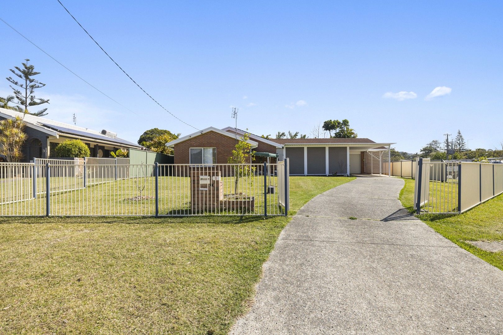 1 Sare Street, Woolgoolga NSW 2456 Domain