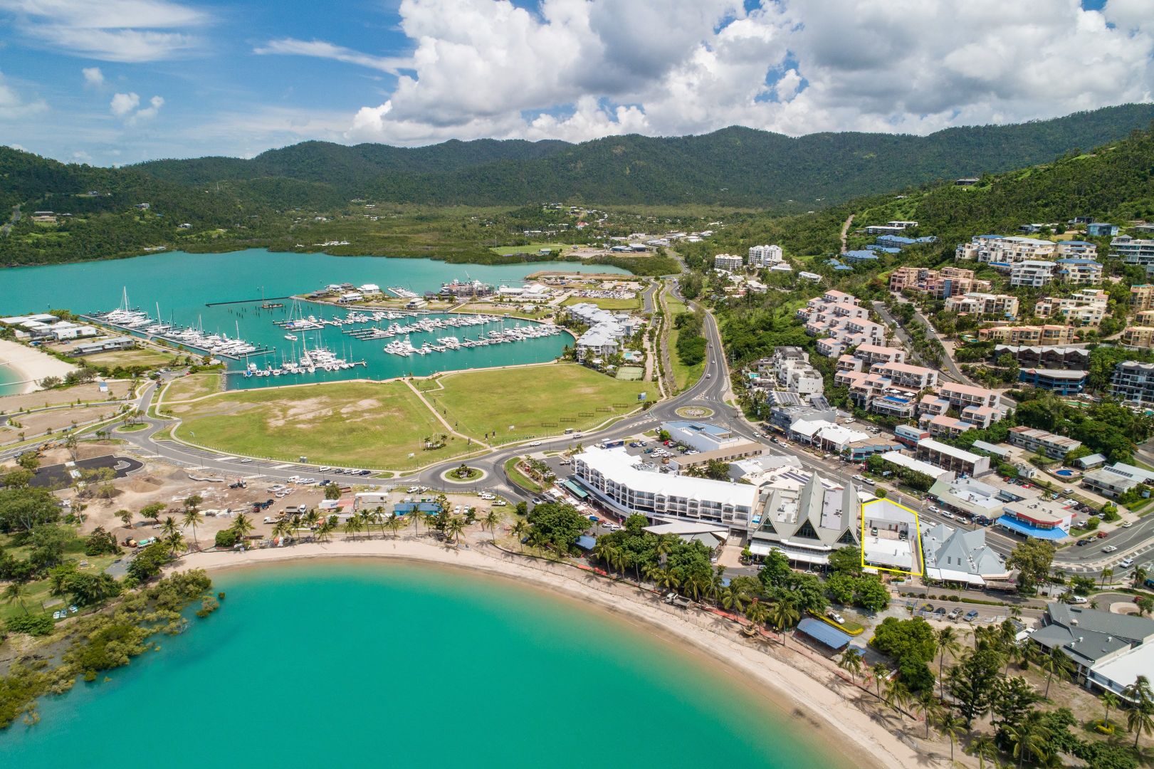 295 Shute Harbour Rd/Airlie Esplanade, Airlie Beach QLD 4802, Image 2