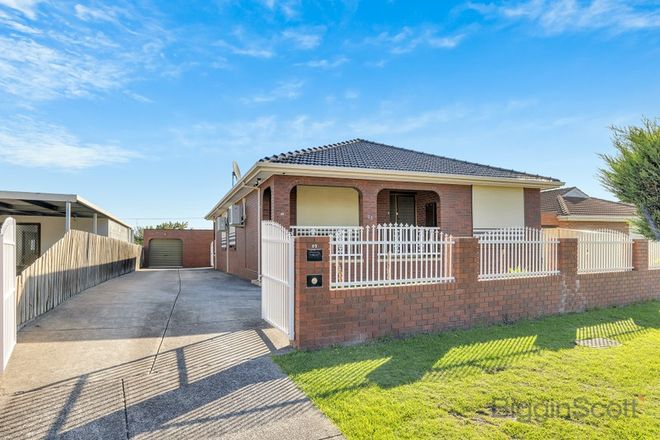 Picture of 23 Kiparra Close, ST ALBANS VIC 3021