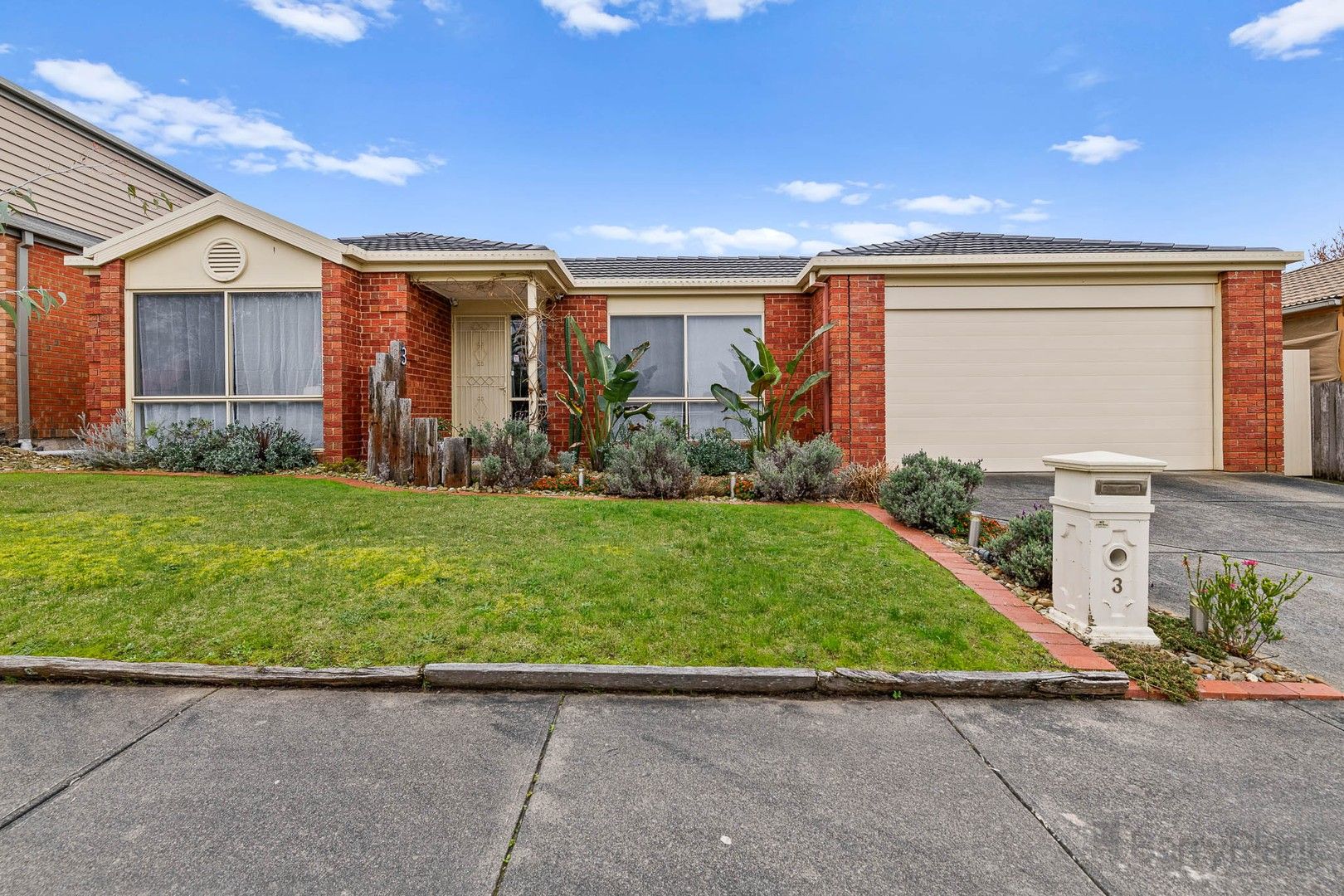 4 bedrooms House in 3 Serendip Court NARRE WARREN VIC, 3805