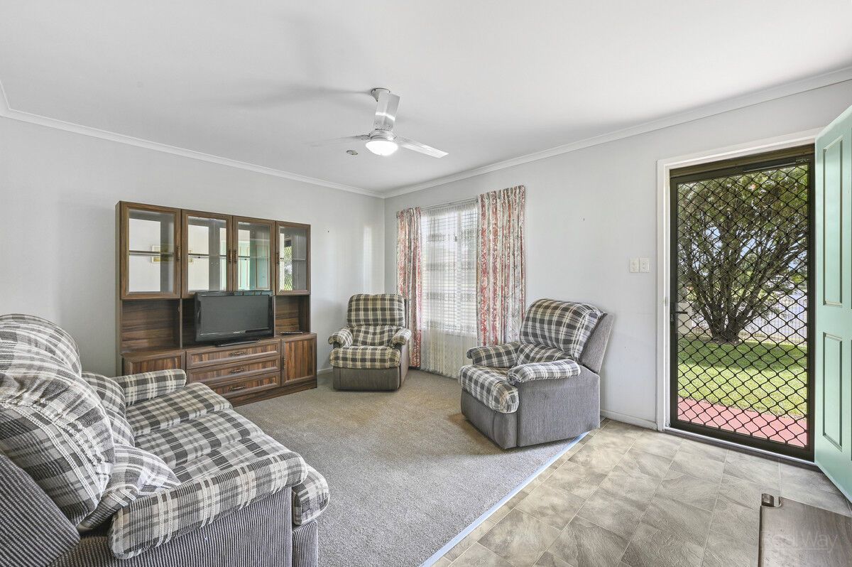 406 Stenner Street, Kearneys Spring QLD 4350, Image 2