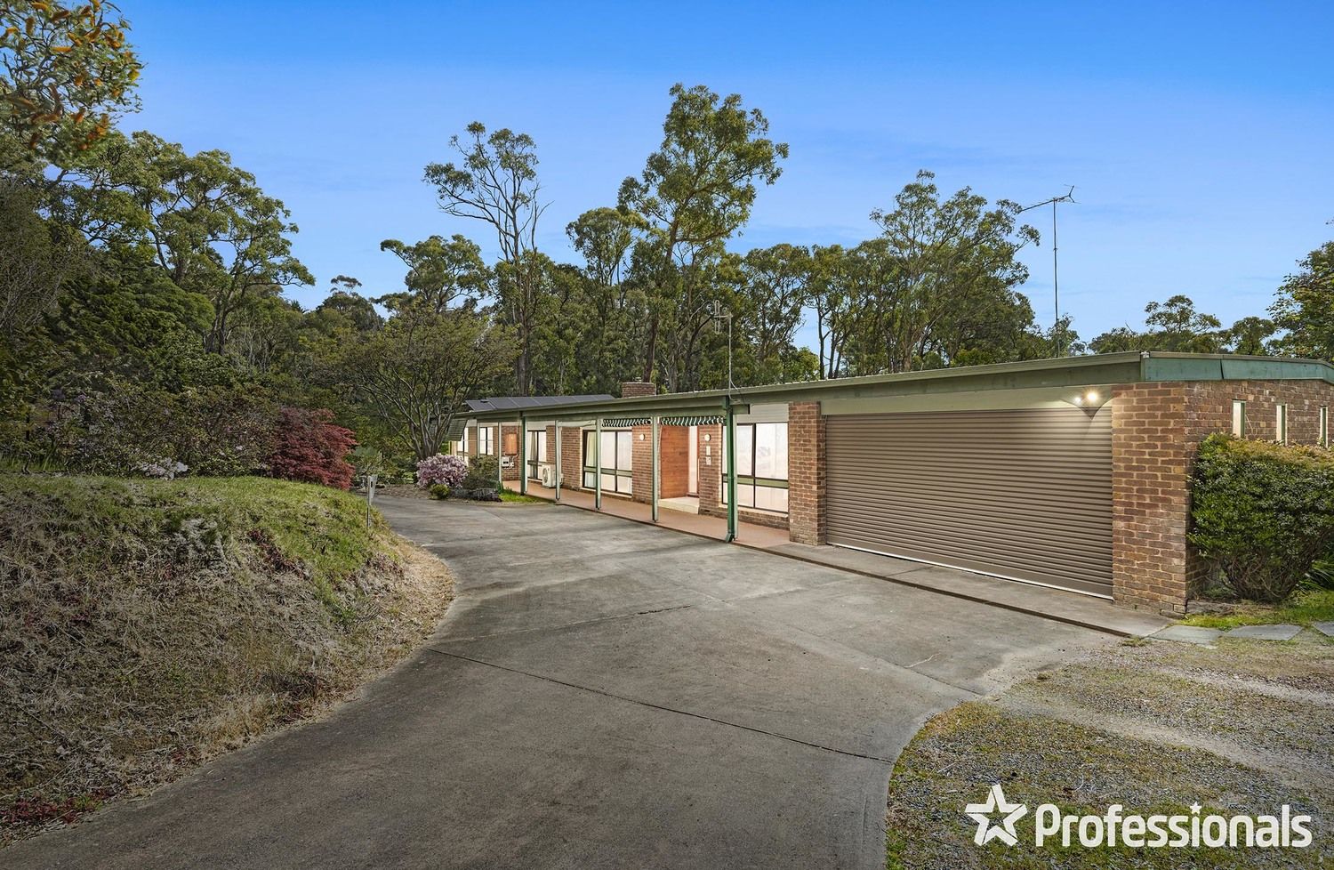 42 Warrawee Road, Mount Evelyn VIC 3796, Image 0