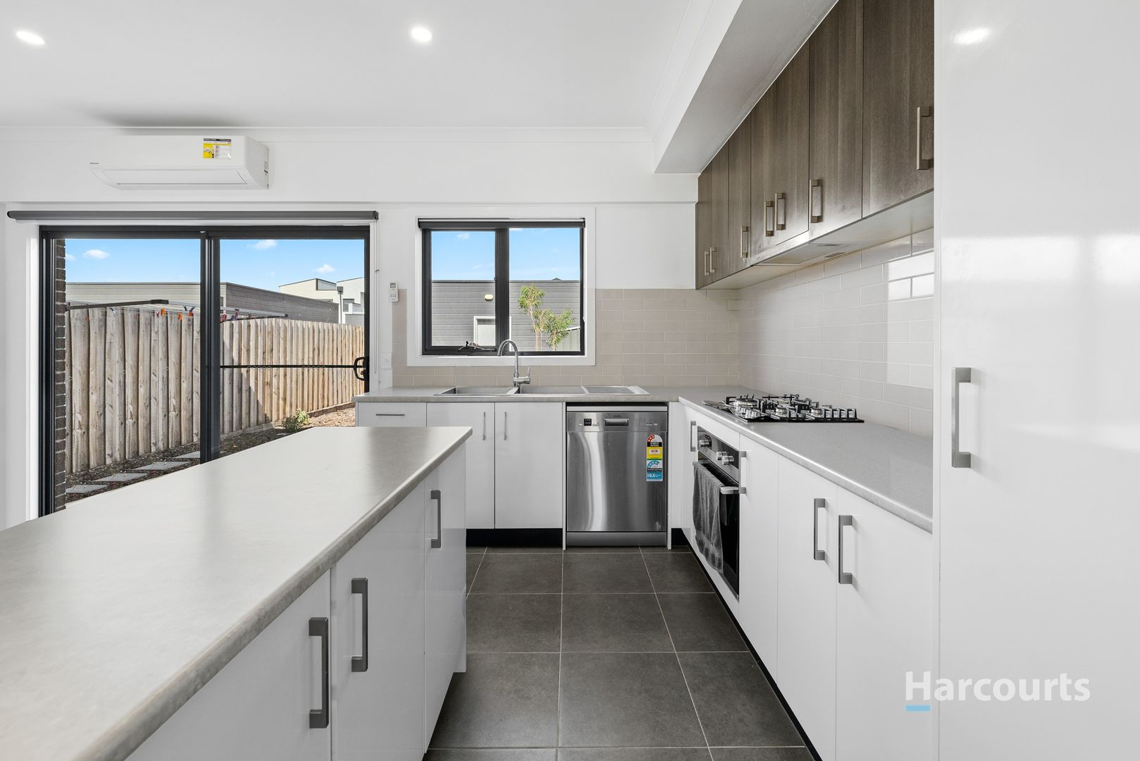 7 Joey Crescent, Deanside VIC 3336, Image 2