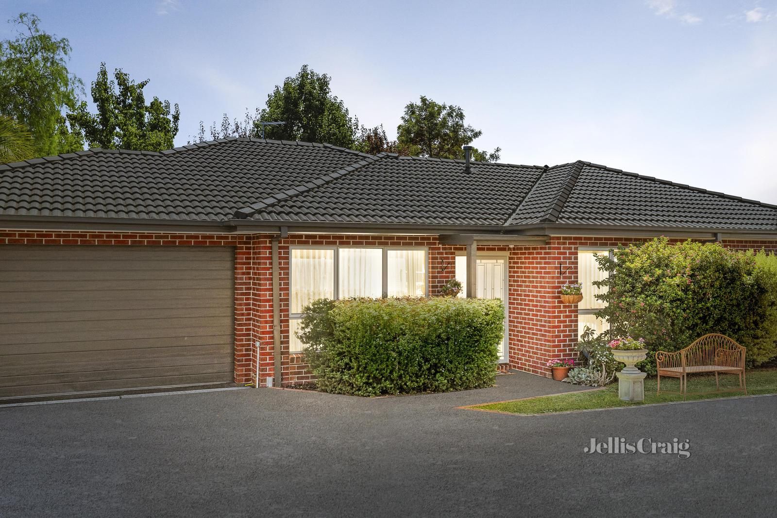 2/37 Chapman Street, Diamond Creek VIC 3089, Image 0