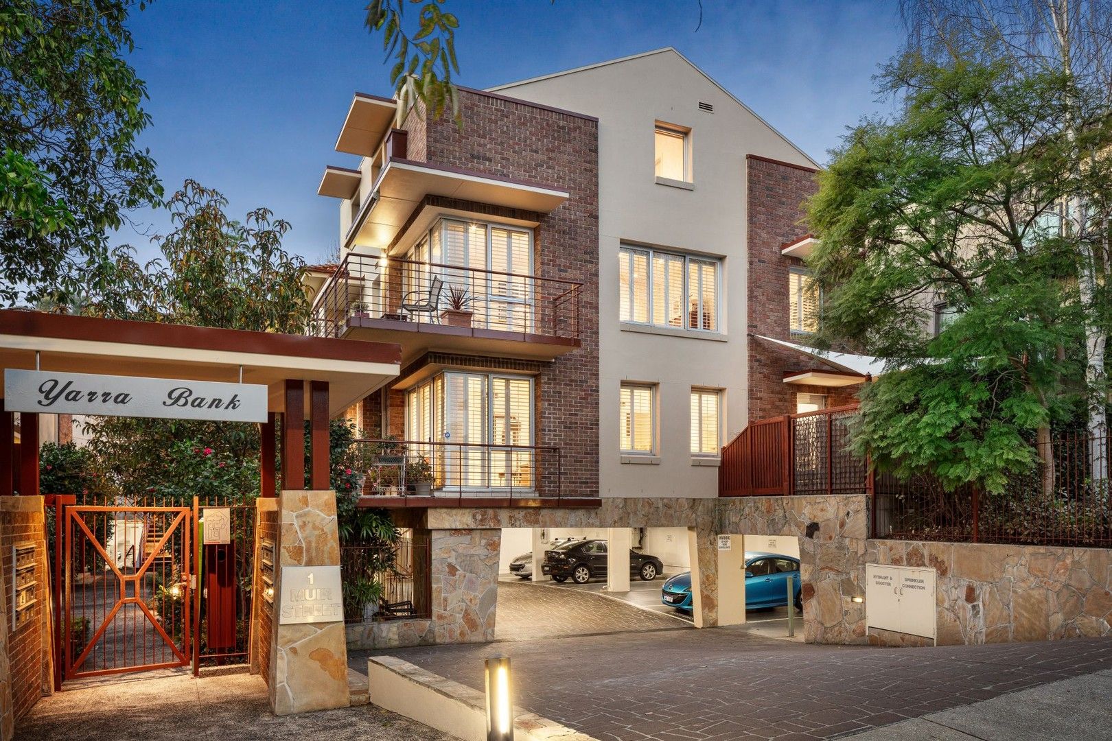 3 bedrooms Apartment / Unit / Flat in 21/1 Muir St HAWTHORN VIC, 3122