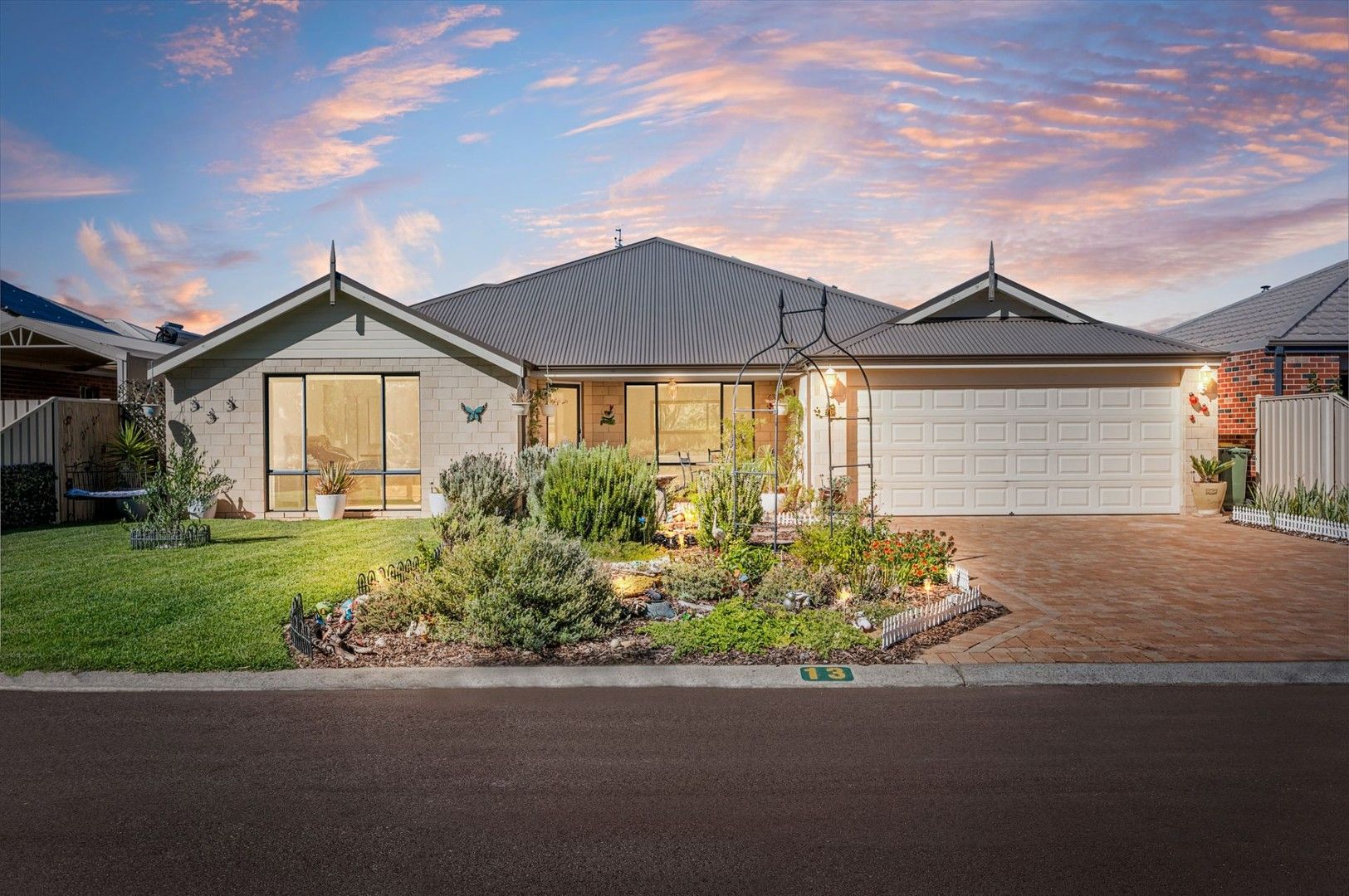 13 Flinders Crescent, Abbey WA 6280, Image 0