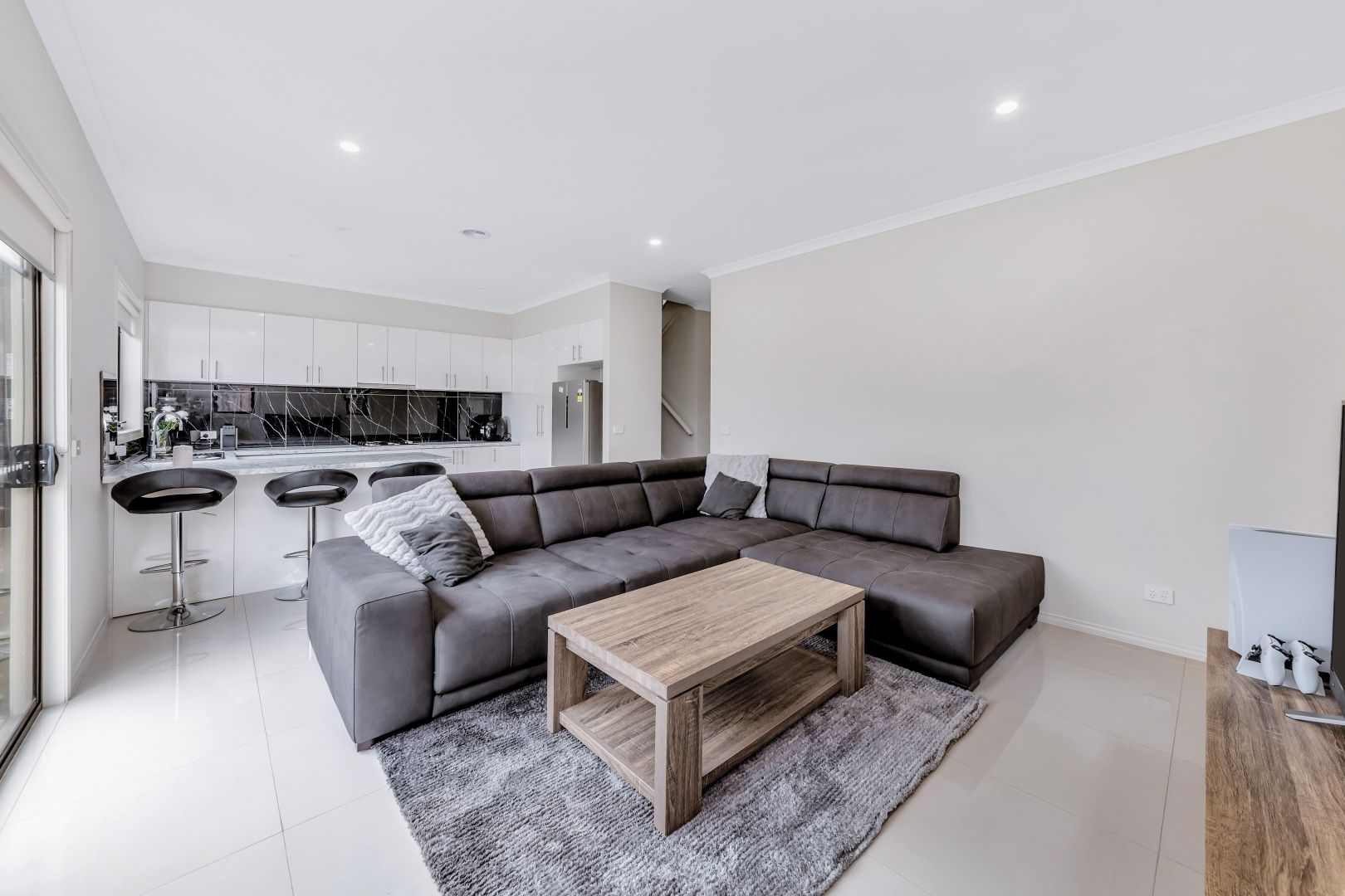 4/7 Highview Court Pakenham VIC 3810 House For Rent $580 Domain