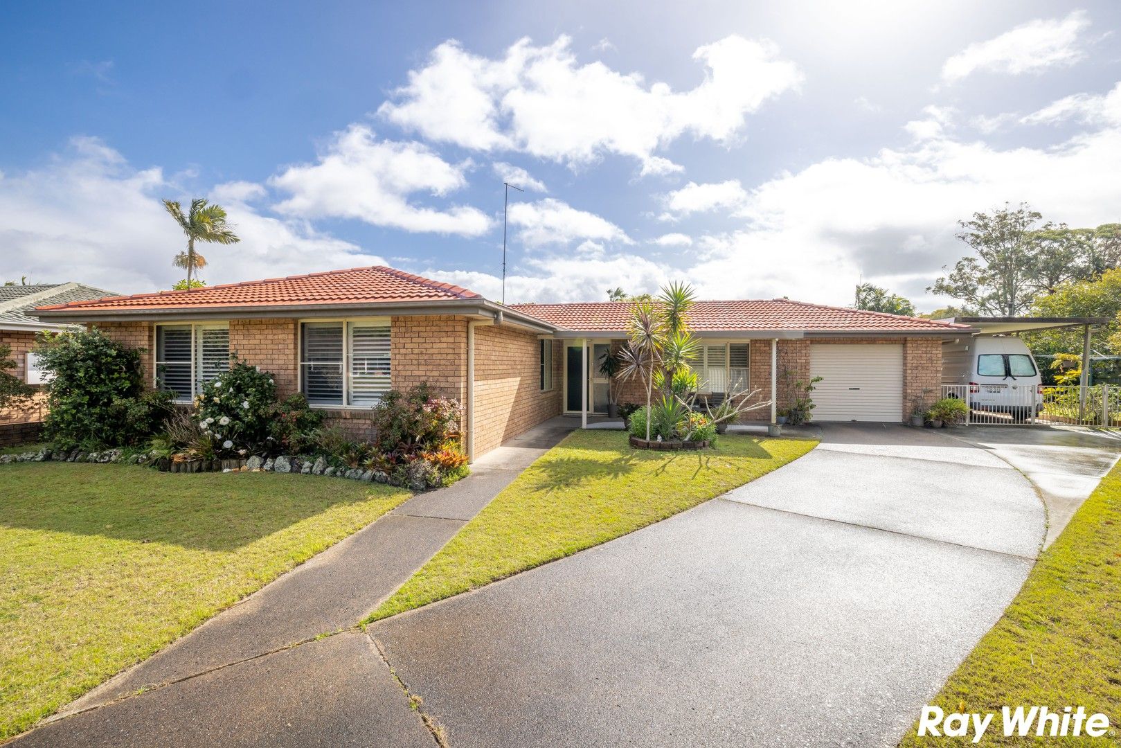 3 bedrooms House in 5 Royal Close FORSTER NSW, 2428