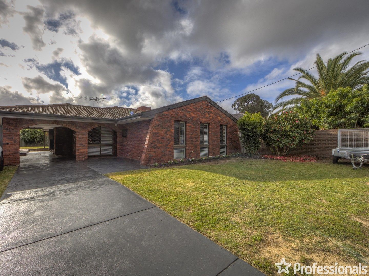 47 Mahonia Way, Forrestfield WA 6058, Image 0