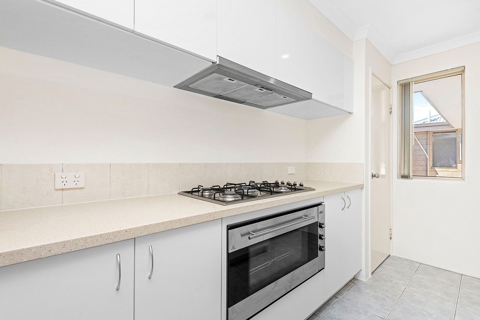 3 bedrooms House in 18 Sharman Vista ELLENBROOK WA, 6069