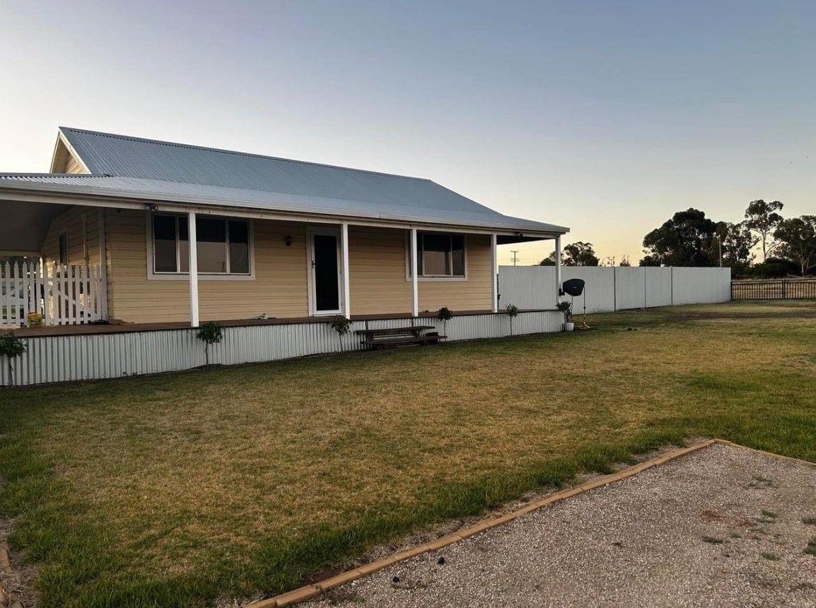 3 bedrooms House in 5 Hoopers Road FORBES NSW, 2871