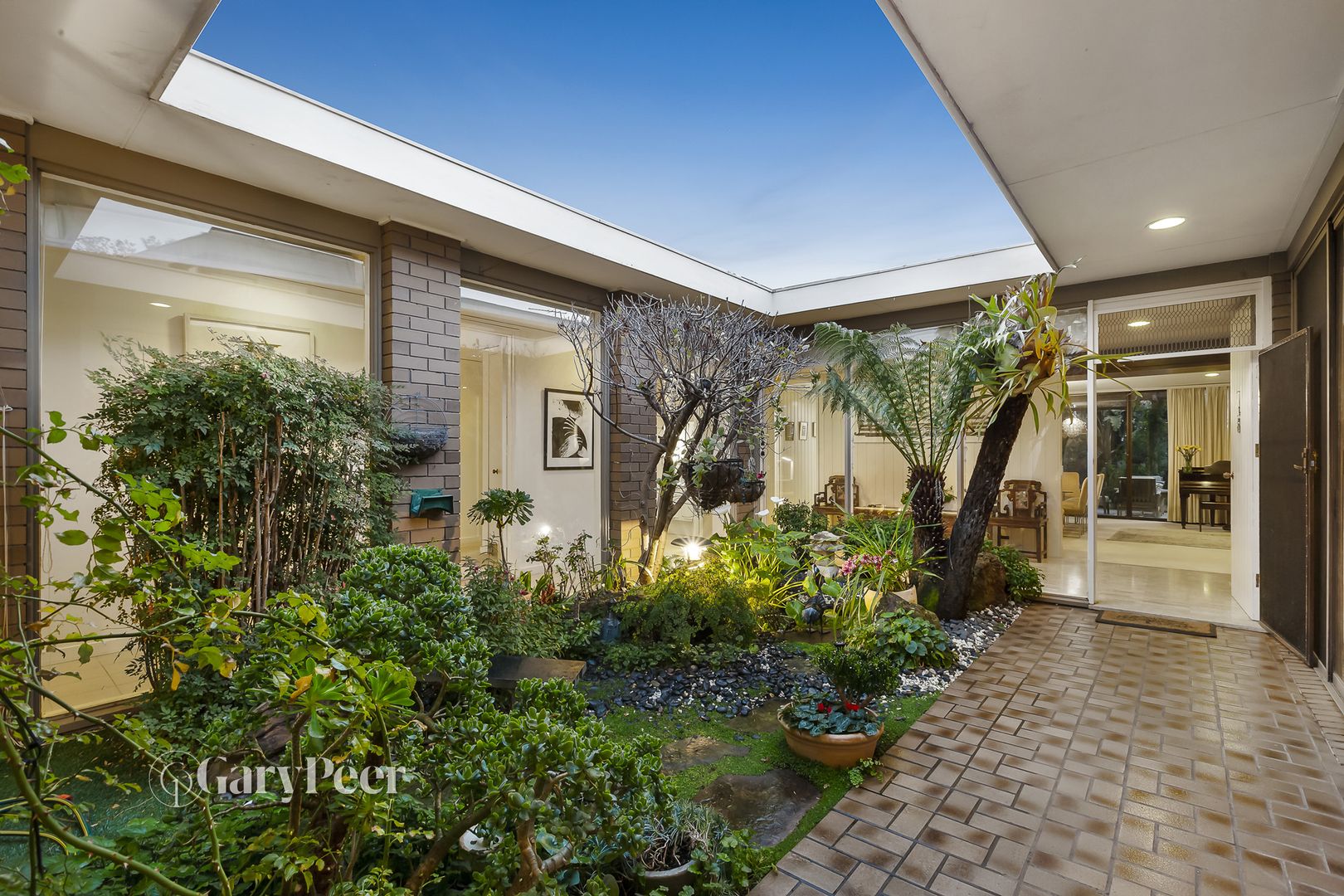 6 Mitchell Road, Caulfield North VIC 3161, Image 2