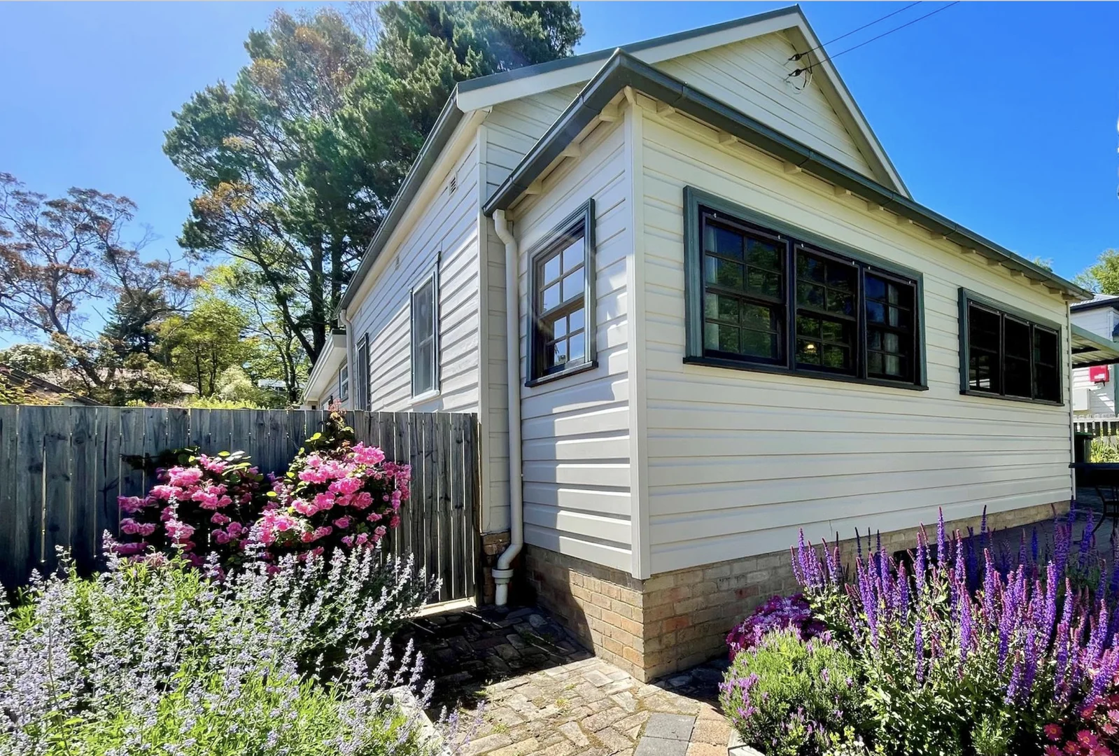 23 Lookout Street, Blackheath NSW 2785