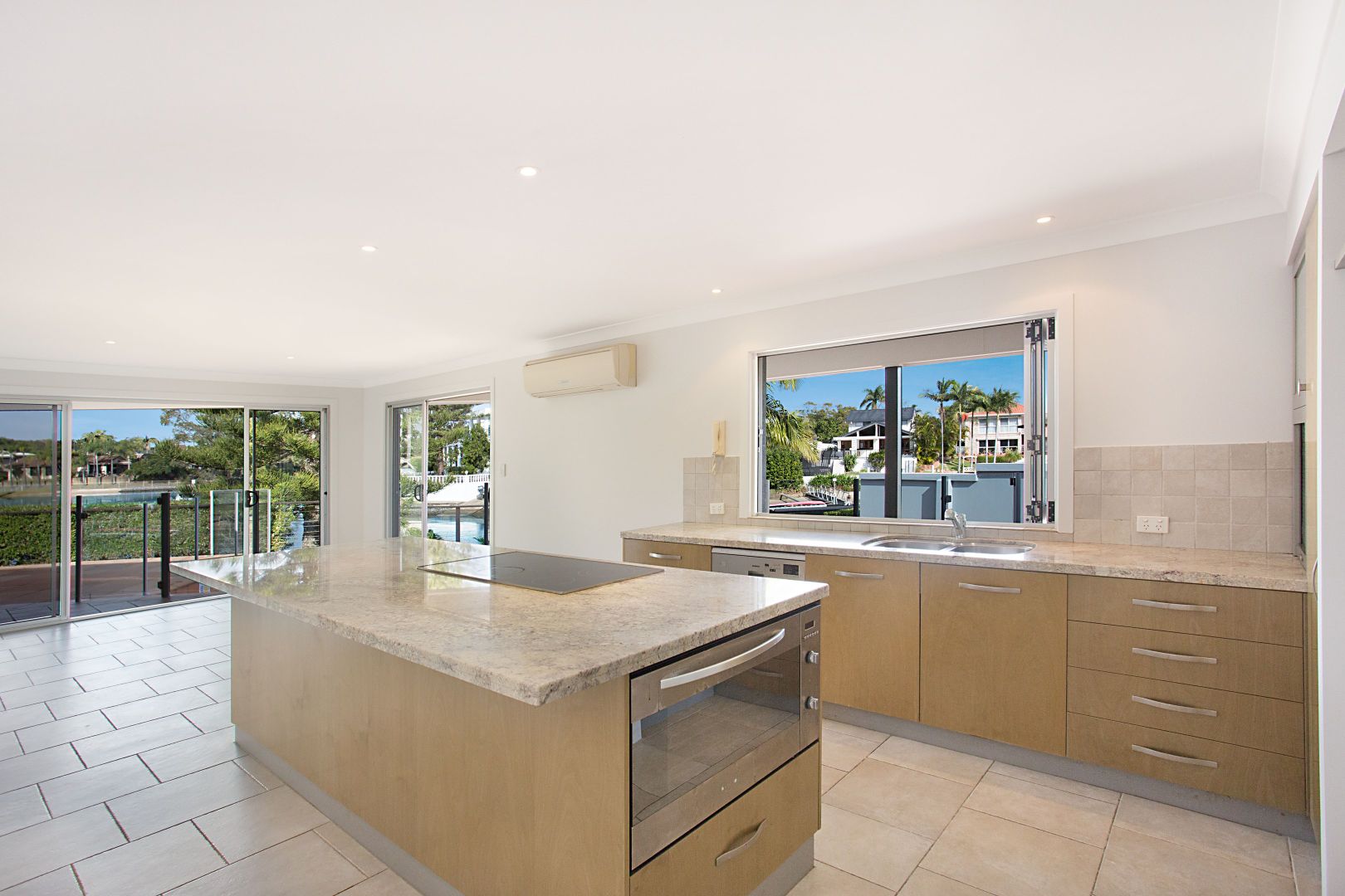 79 River Crescent, Broadbeach Waters QLD 4218, Image 2