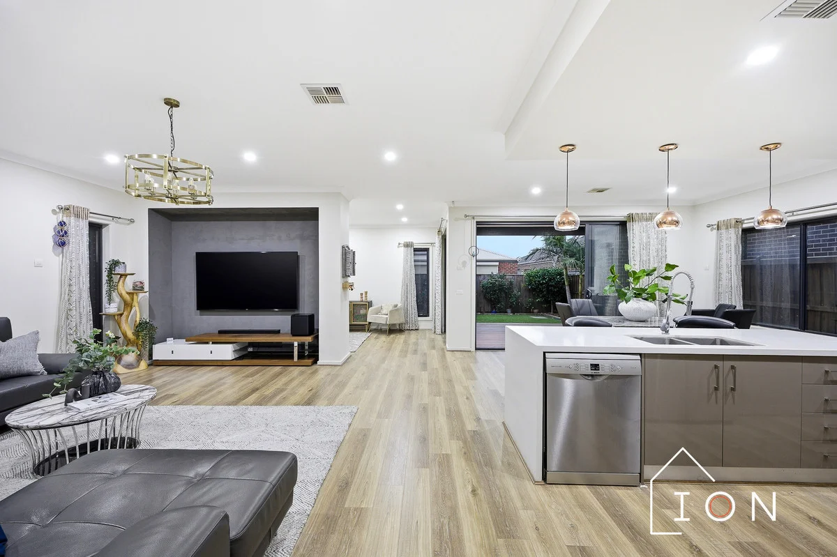 Additional image 2 of 8 Bluebank Avenue, Clyde North VIC 3978