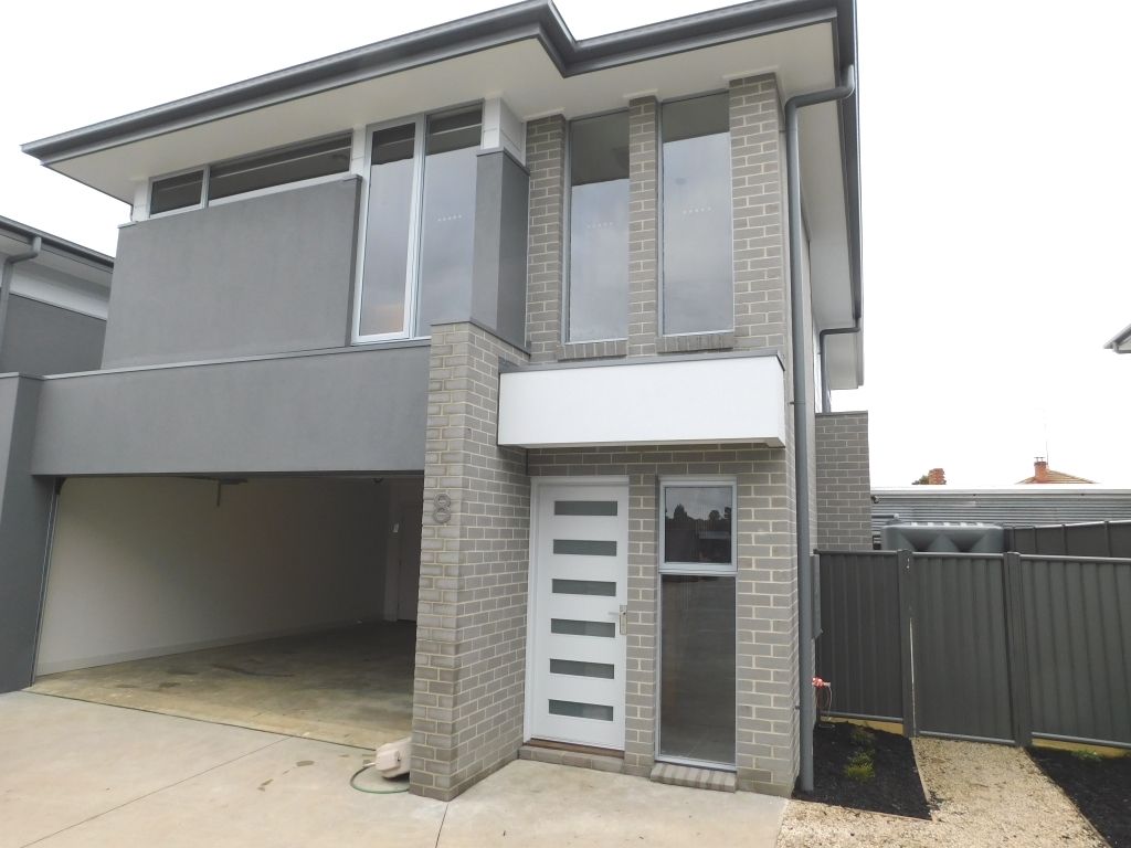 4 bedrooms Townhouse in 8/3 Colette Court CANADIAN VIC, 3350