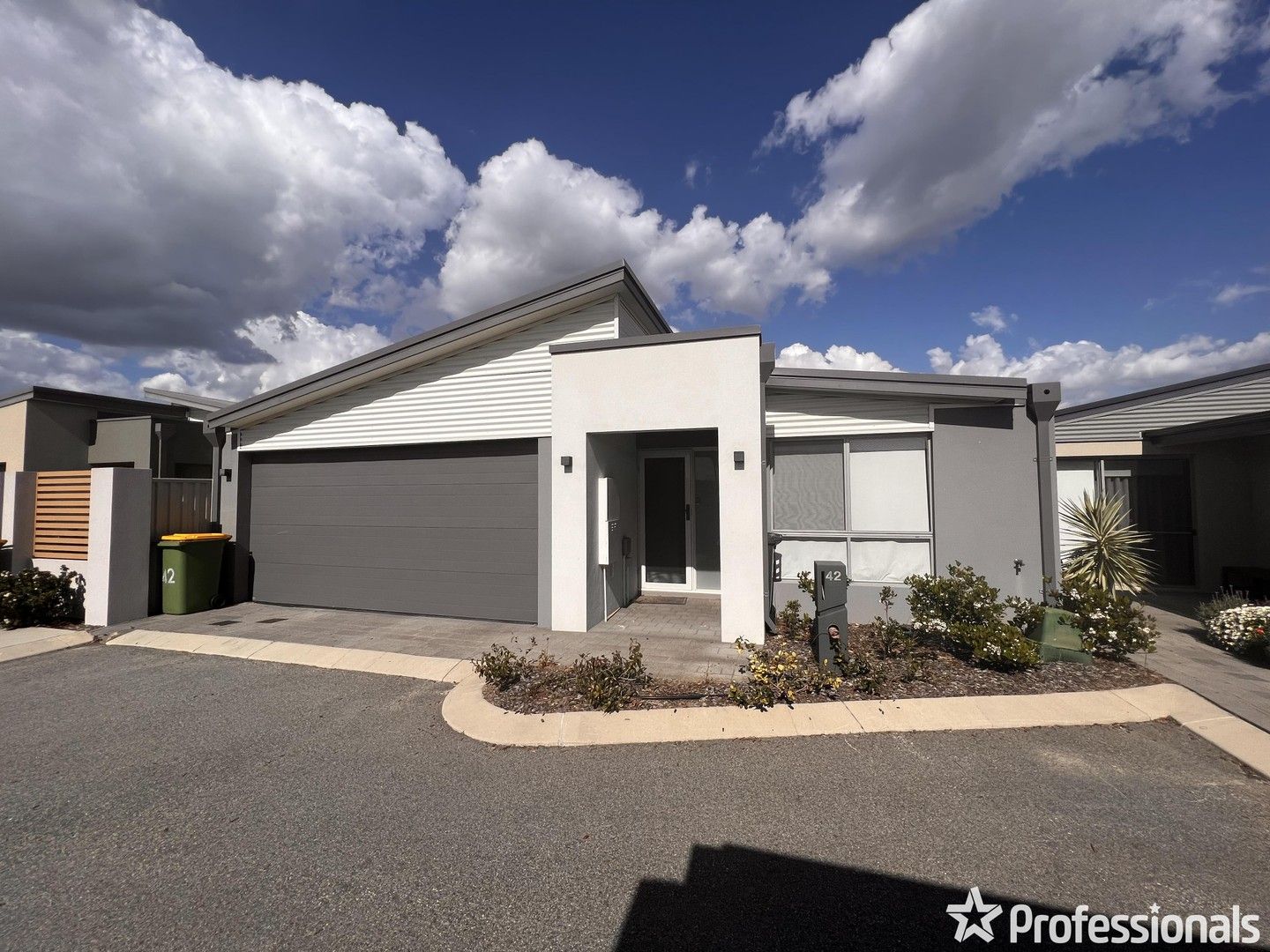 3 bedrooms House in 42 Plunkett Turn CANNING VALE WA, 6155