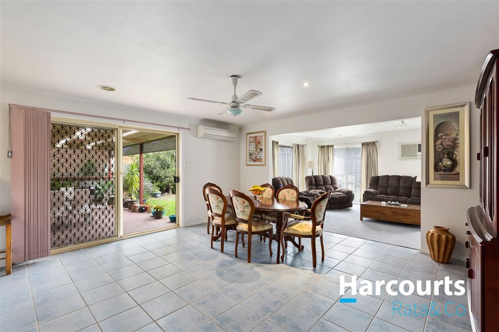 6 Chauvel Place, South Morang VIC 3752, Image 2