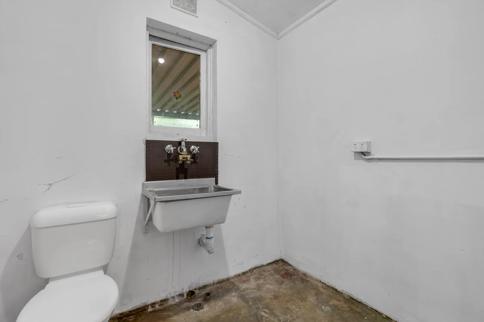 Additional image 15 of 34 Crisp Road, Elizabeth Downs SA 5113