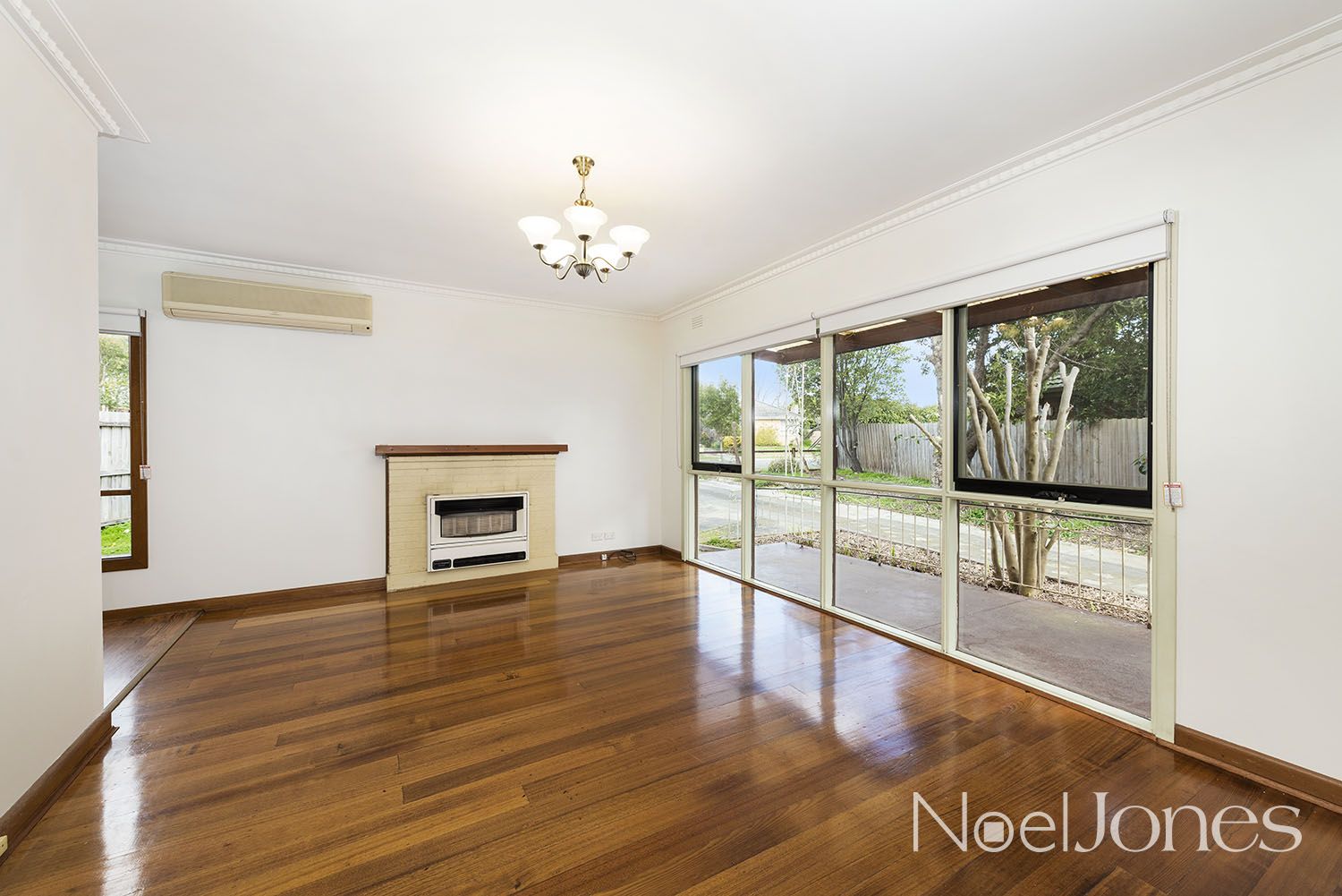 13 Peck Street, Bayswater VIC 3153, Image 2