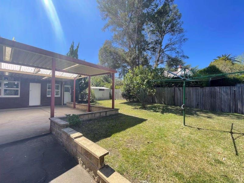 38 Lockerbie Road, Thornleigh NSW 2120 House For Rent 820 850