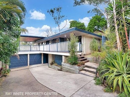 4 bedrooms House in 90 Canowie Road JINDALEE QLD, 4074