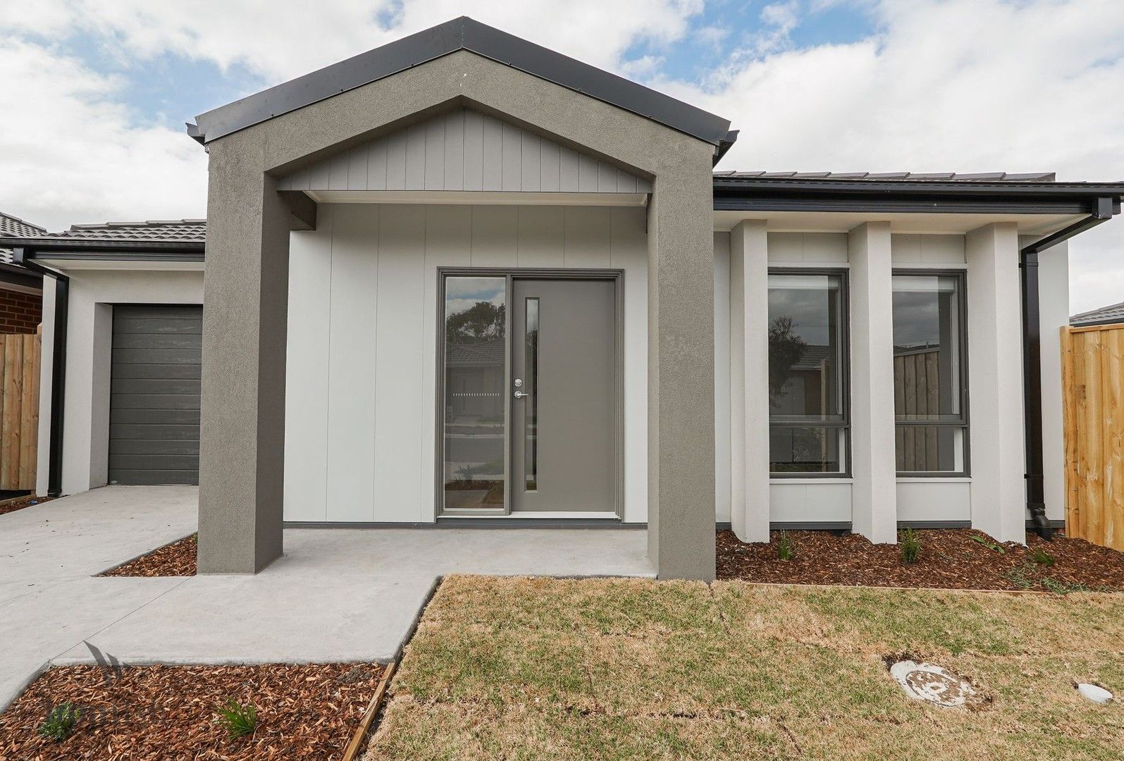 3 bedrooms House in 15 Handley Crescent OFFICER VIC, 3809