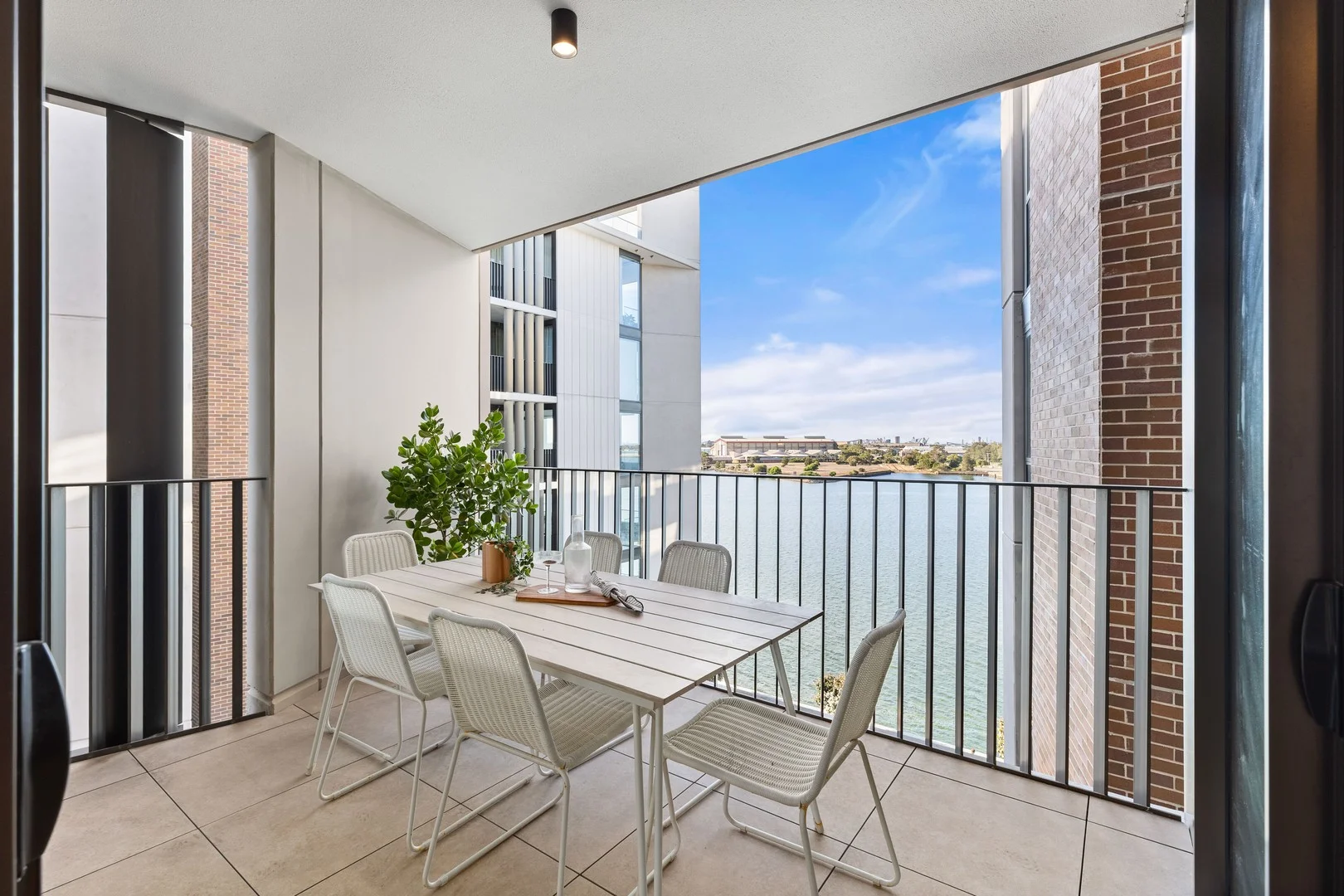 Primary image of Level 5, 504/43 Honeysuckle Drive, Newcastle NSW 2300