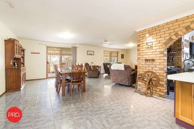 86 Wolgal Road, Captains Flat NSW 2623, Image 2