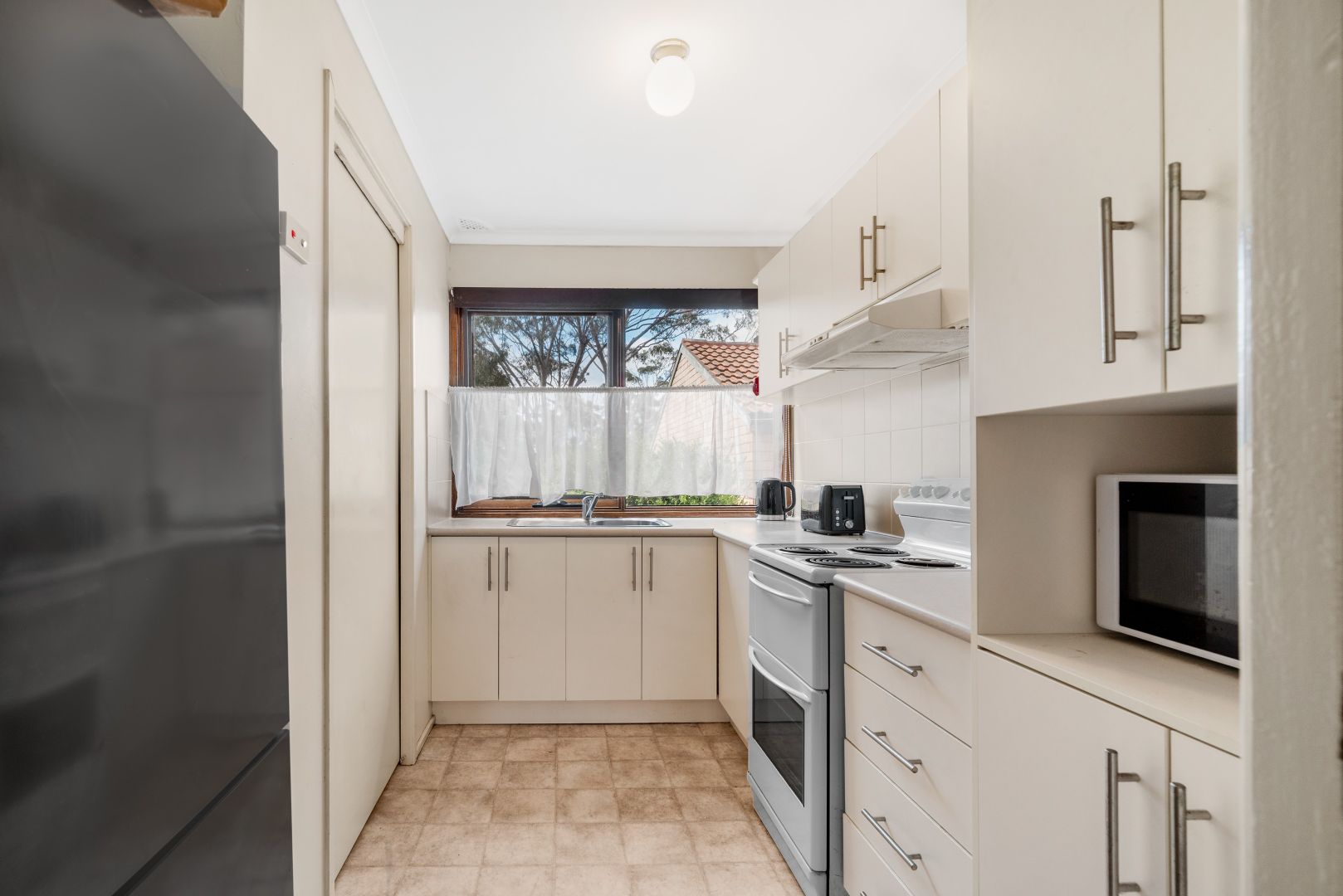 16 Airdsley Lane, Bradbury NSW 2560, Image 2