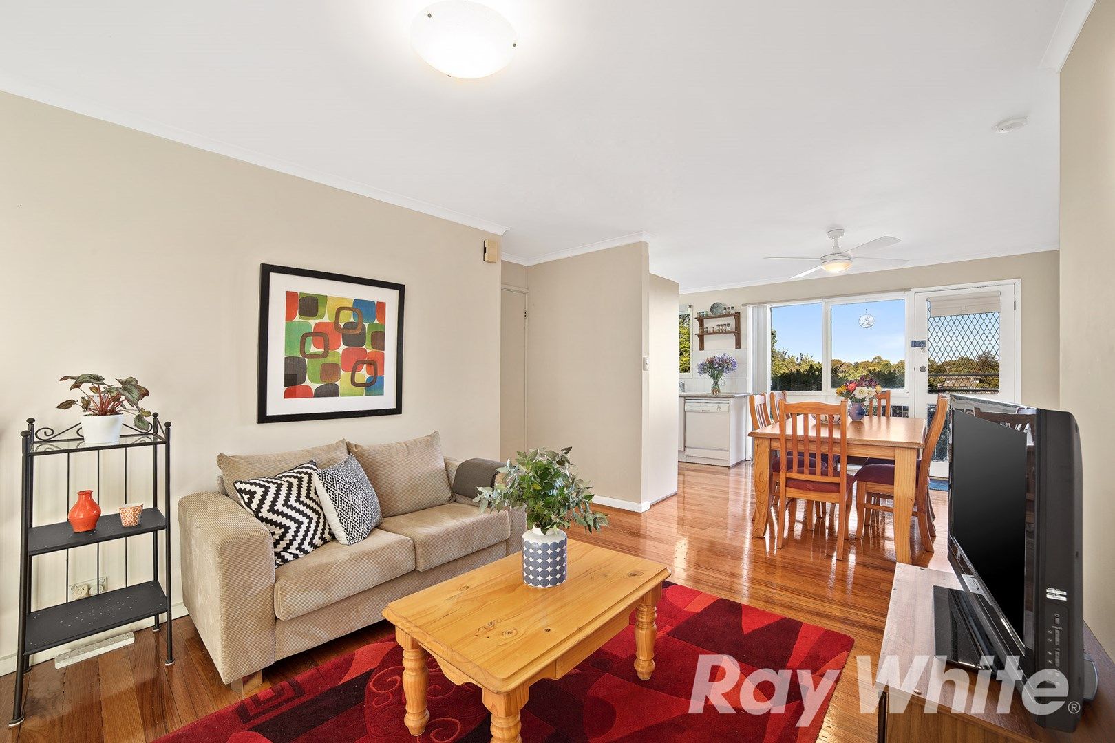 36 Highview Crescent, MacLeod VIC 3085, Image 2