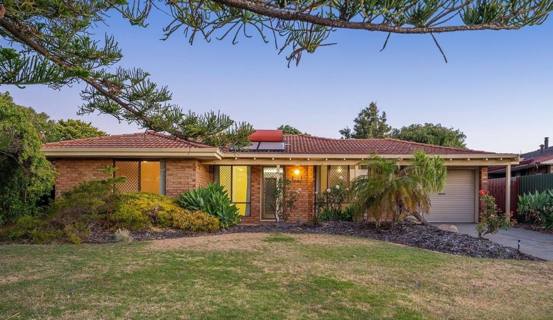 3 bedrooms House in 12 Bridge Mews WAIKIKI WA, 6169