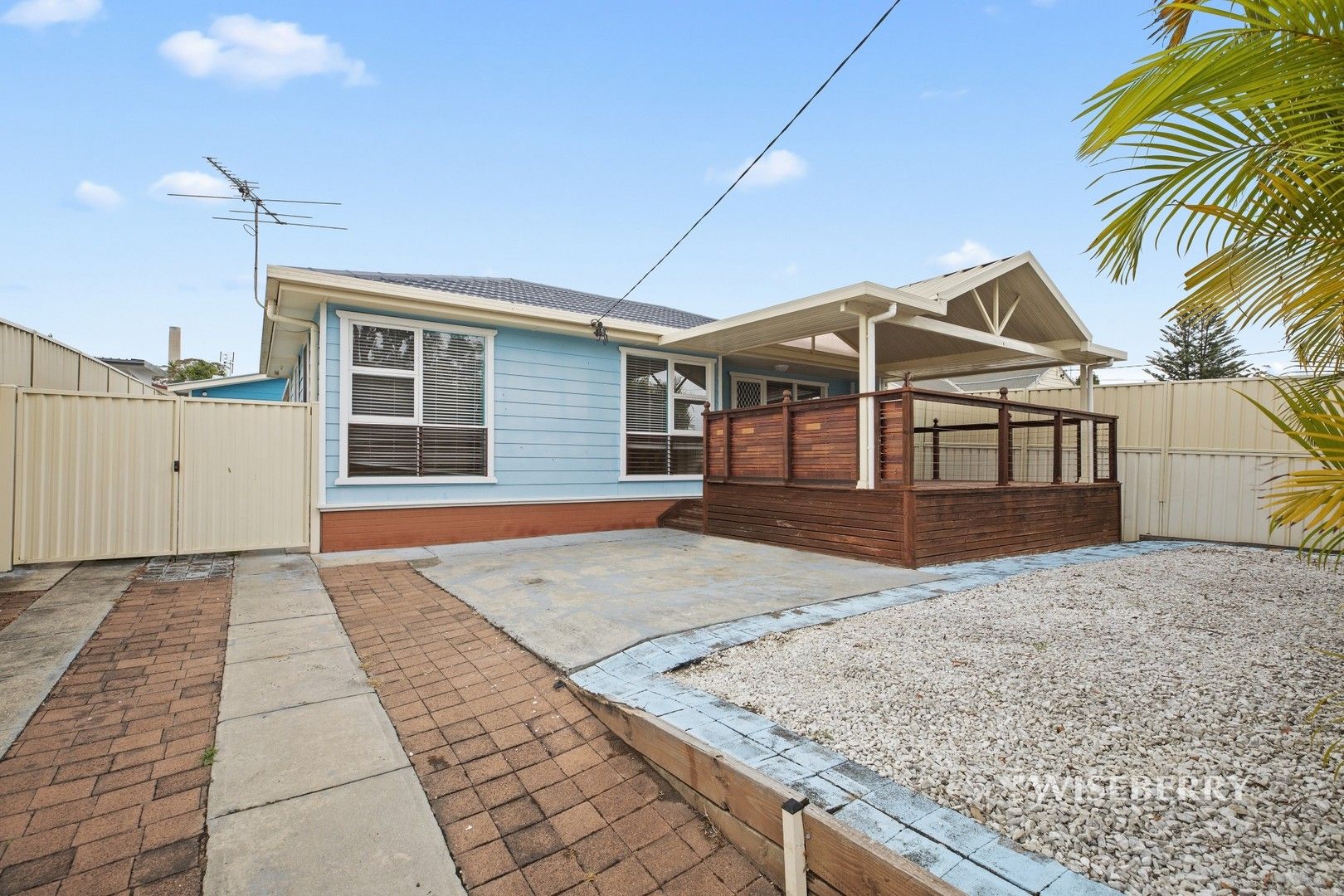 31 Spencer Road, Mannering Park NSW 2259, Image 0