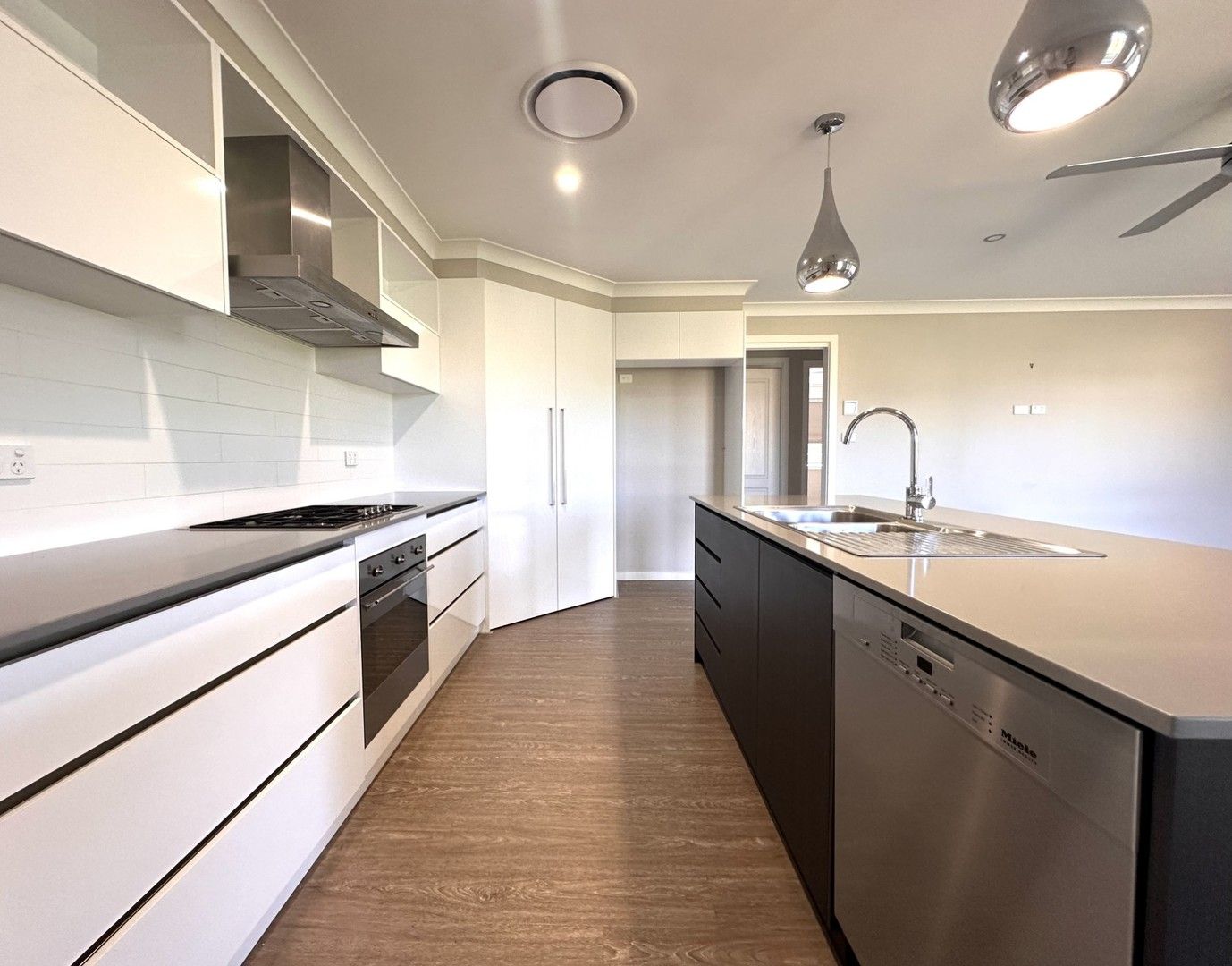 4 bedrooms House in 2 Burgundy Way NORTH TAMWORTH NSW, 2340