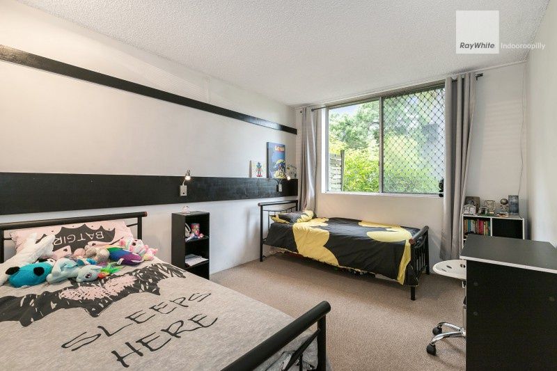 2/125 Clarence Road, Indooroopilly QLD 4068, Image 2