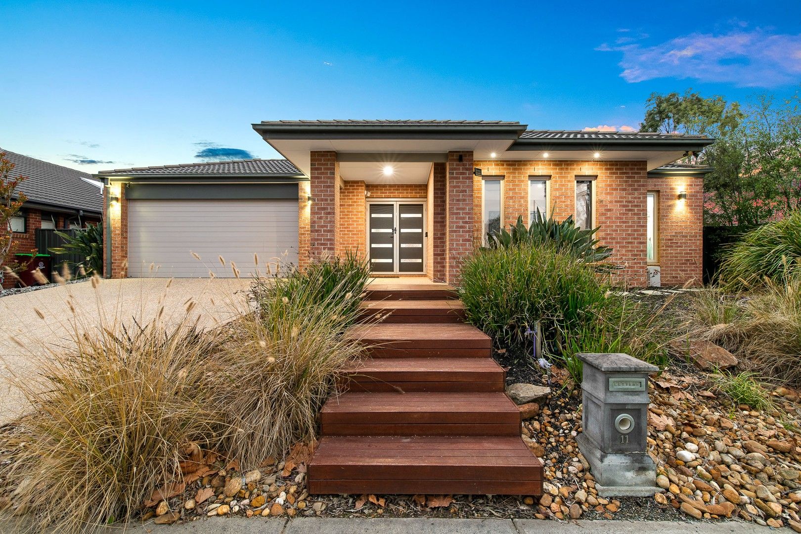 3 bedrooms House in 11 Perry Circuit CRANBOURNE NORTH VIC, 3977