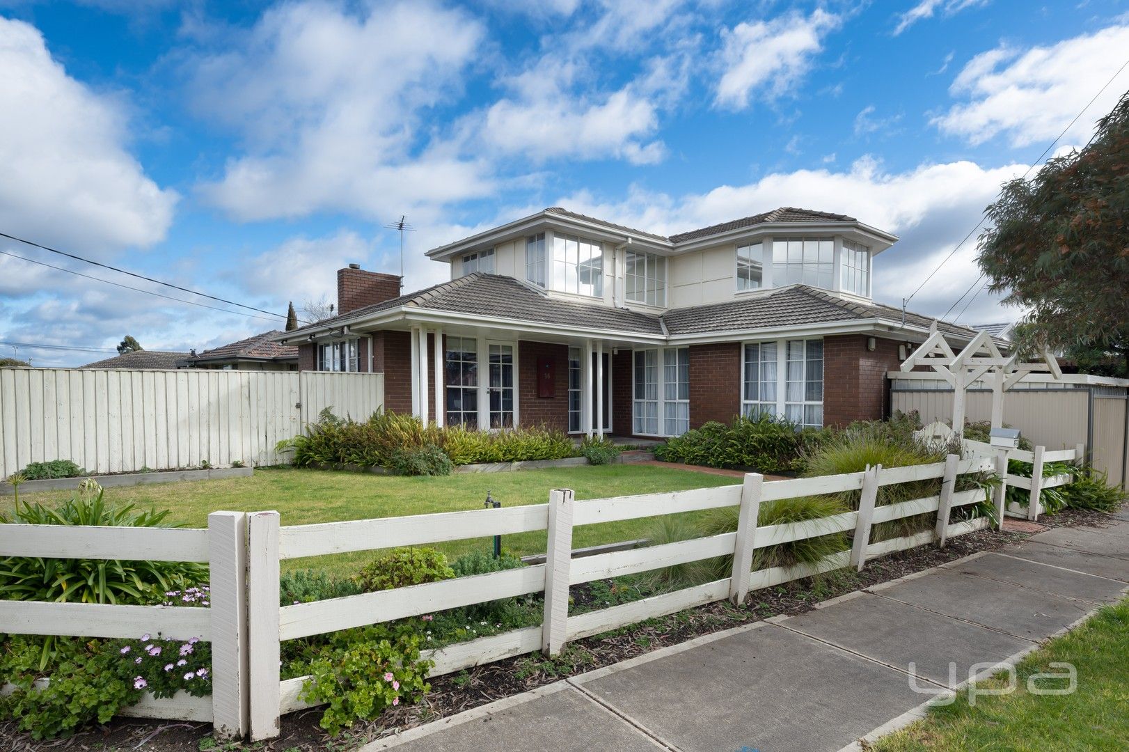 5 bedrooms House in 14 Payne Street GLADSTONE PARK VIC, 3043