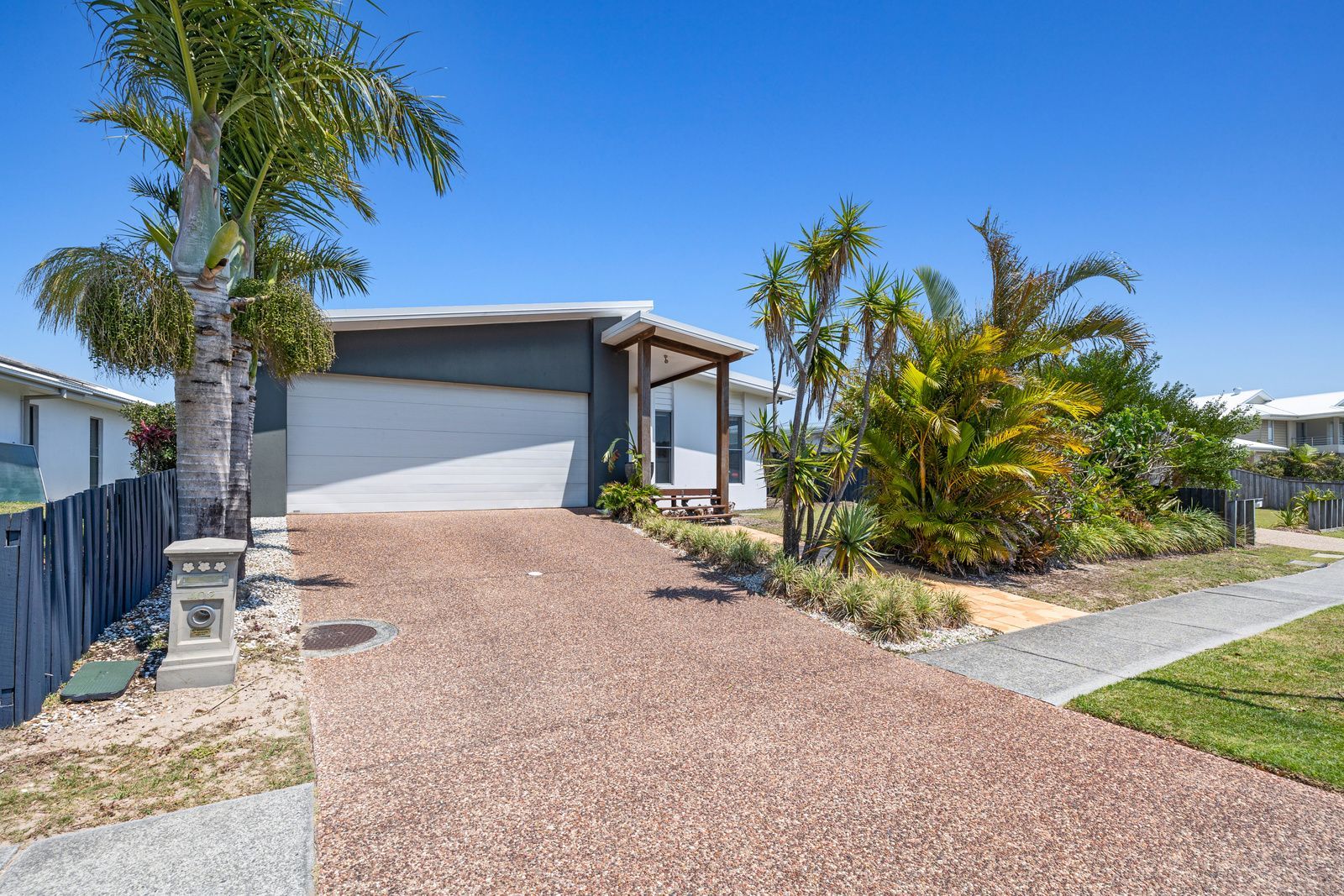 402 CASUARINA WAY, Casuarina NSW 2487, Image 0