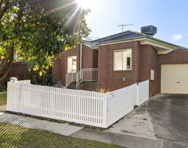 2/15 Finch Street, Notting Hill VIC 3168