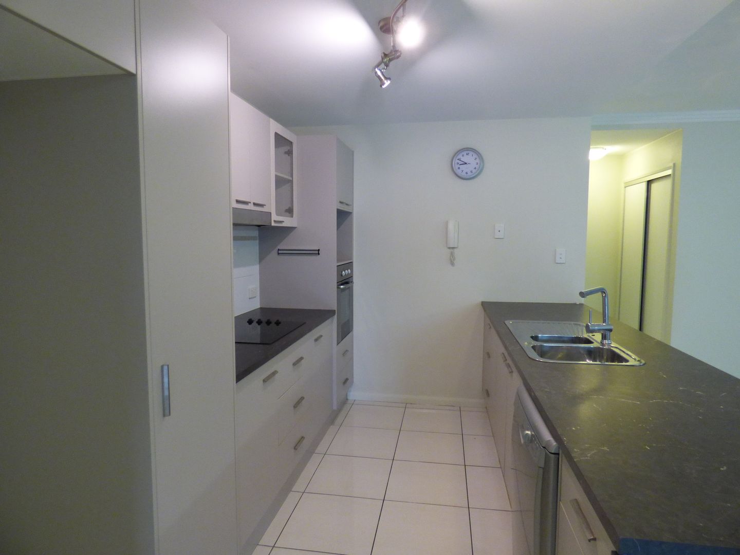 16/9-15 McLean Street, Cairns North QLD 4870, Image 1