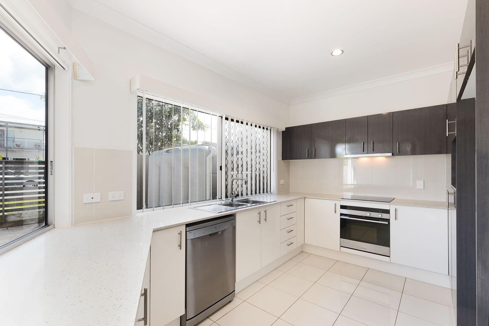 1/99 Adelaide Street, Carina QLD 4152, Image 2