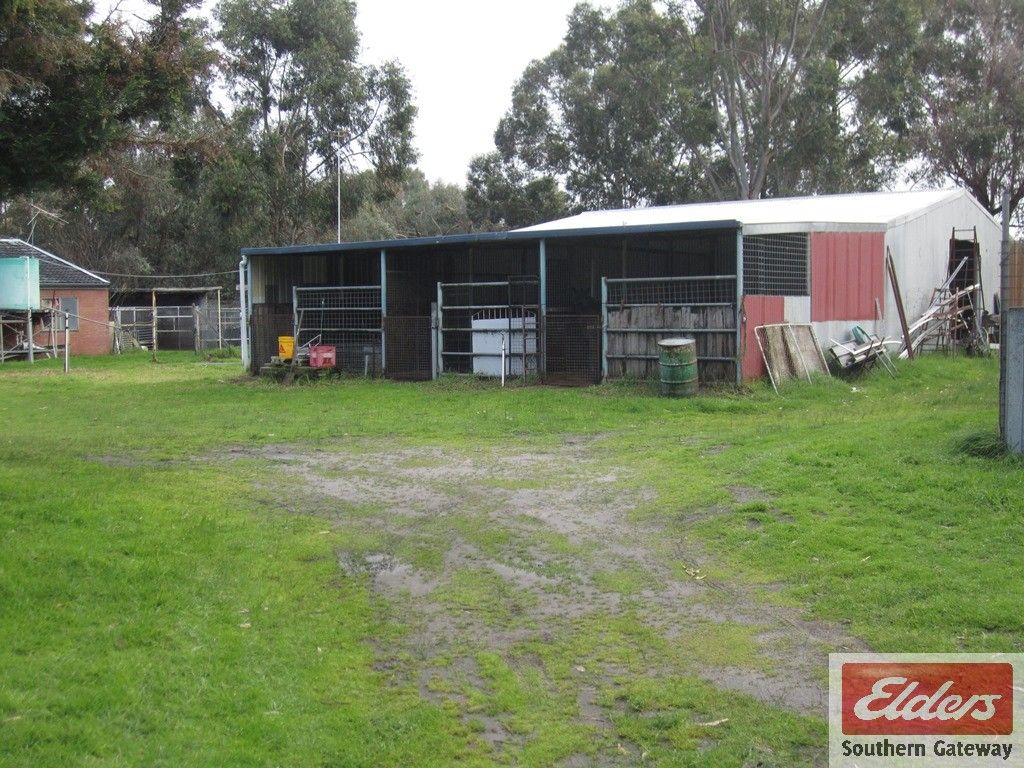 545 Orton Road, Oakford WA 6121, Image 2