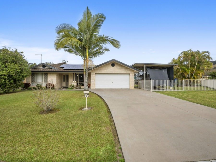 4 bedrooms House in 4 Tree Fern Close COFFS HARBOUR NSW, 2450